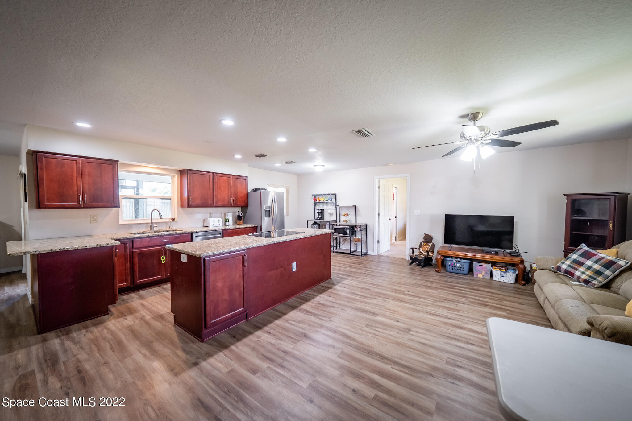 2025 Advana Street NE