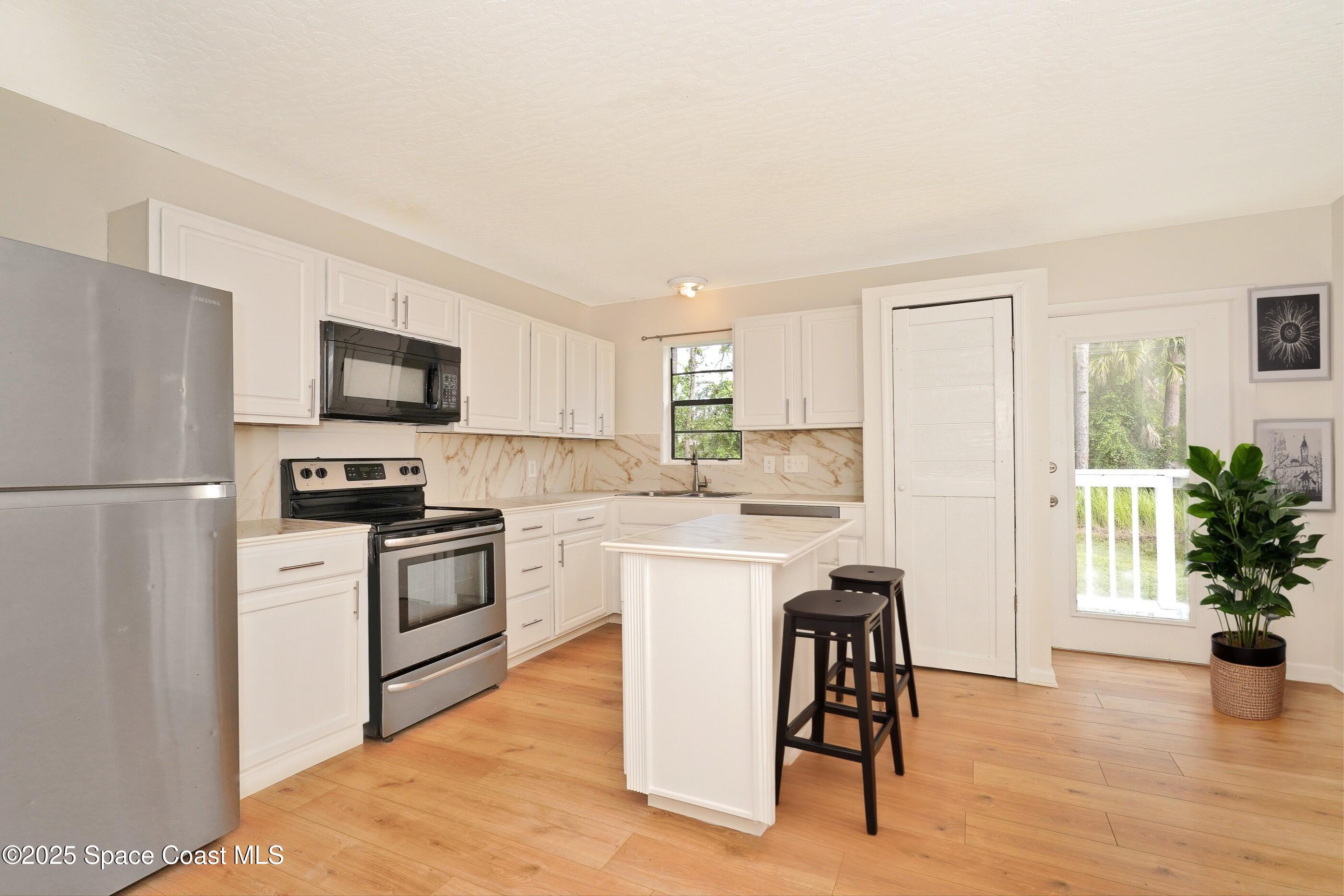 437 Truvall Street SW