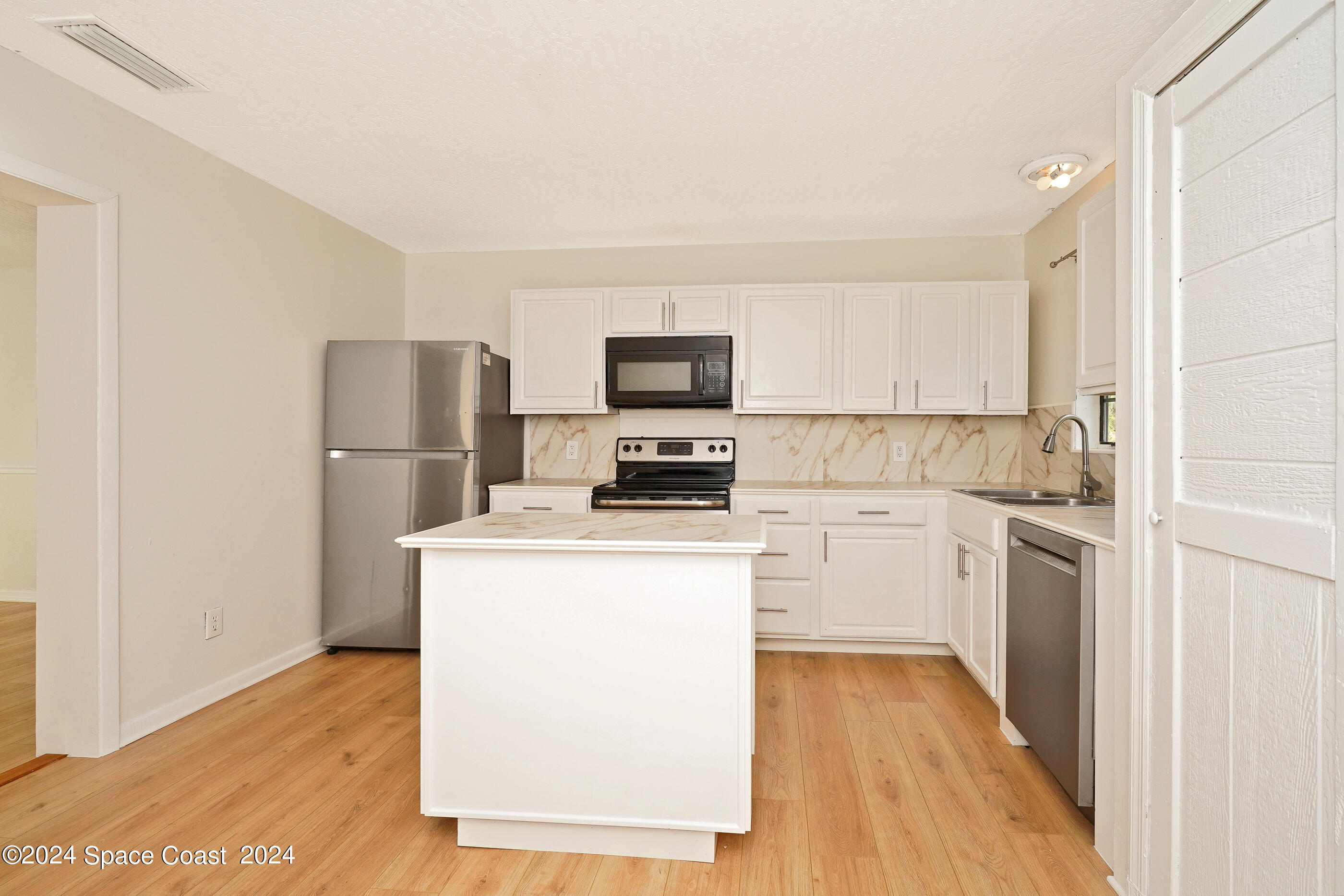 437 Truvall Street SW