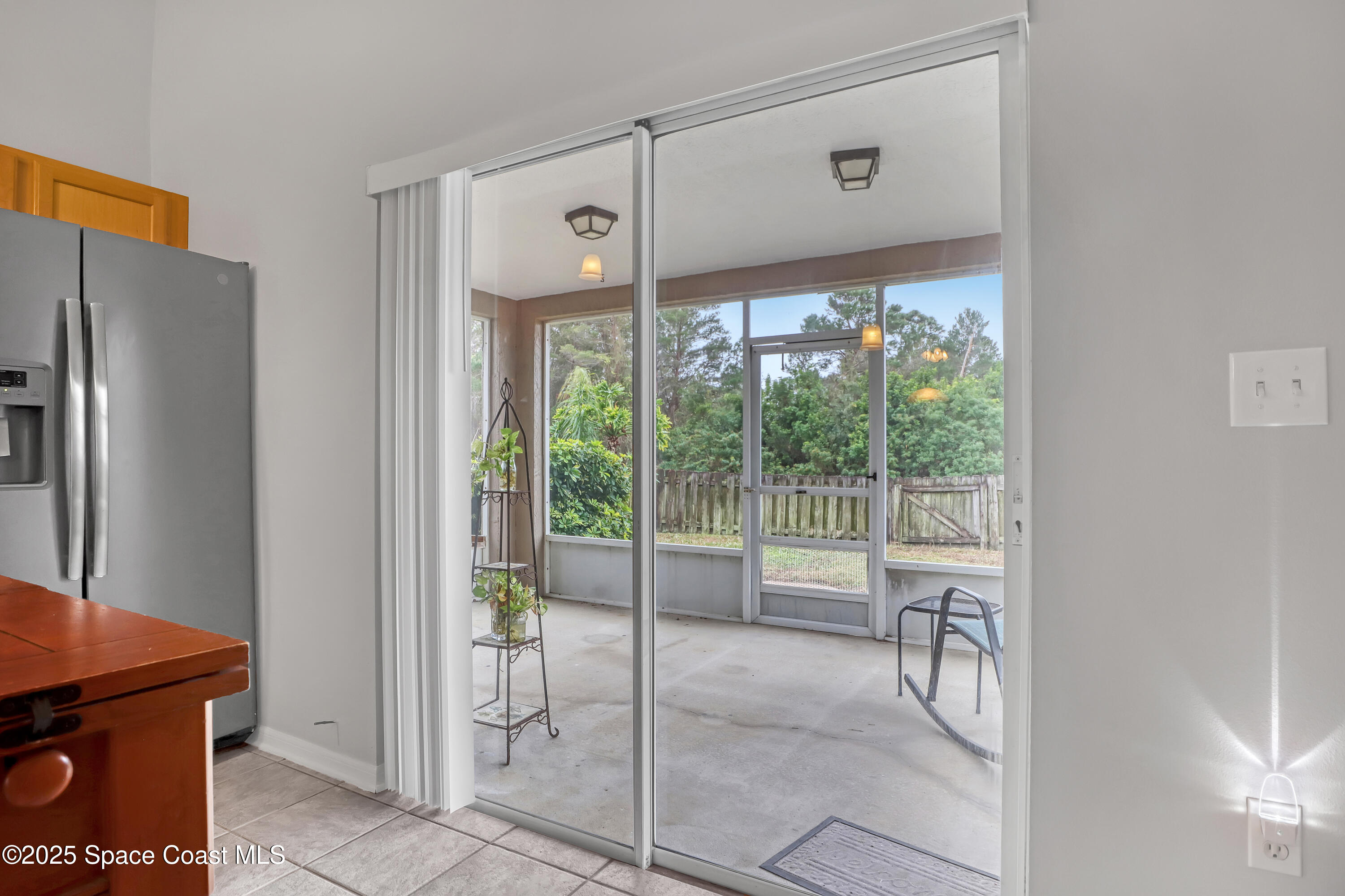 2090 Redwood Circle NE