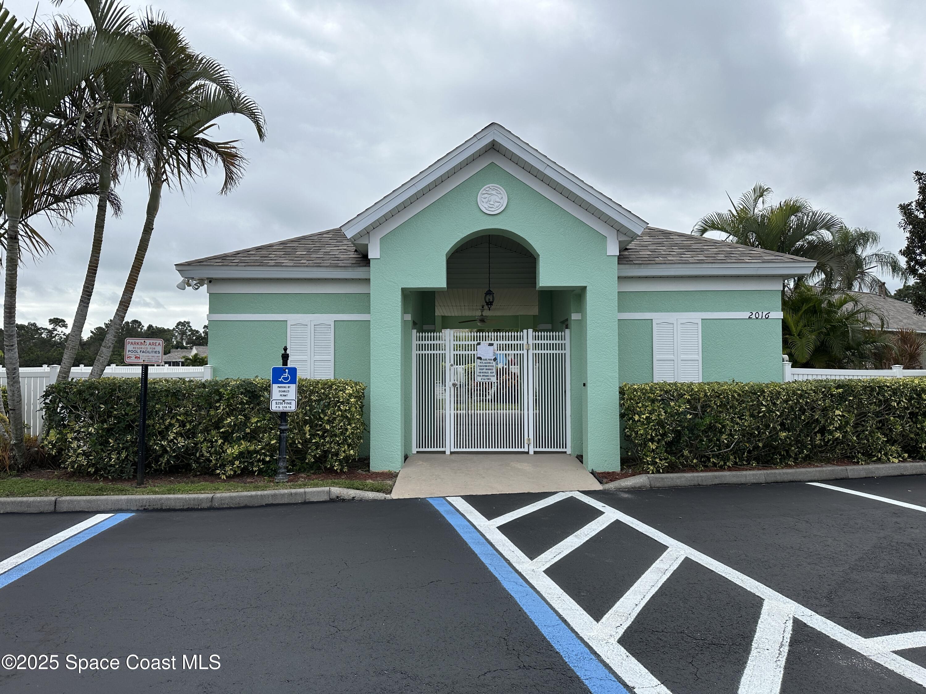 2090 Redwood Circle NE