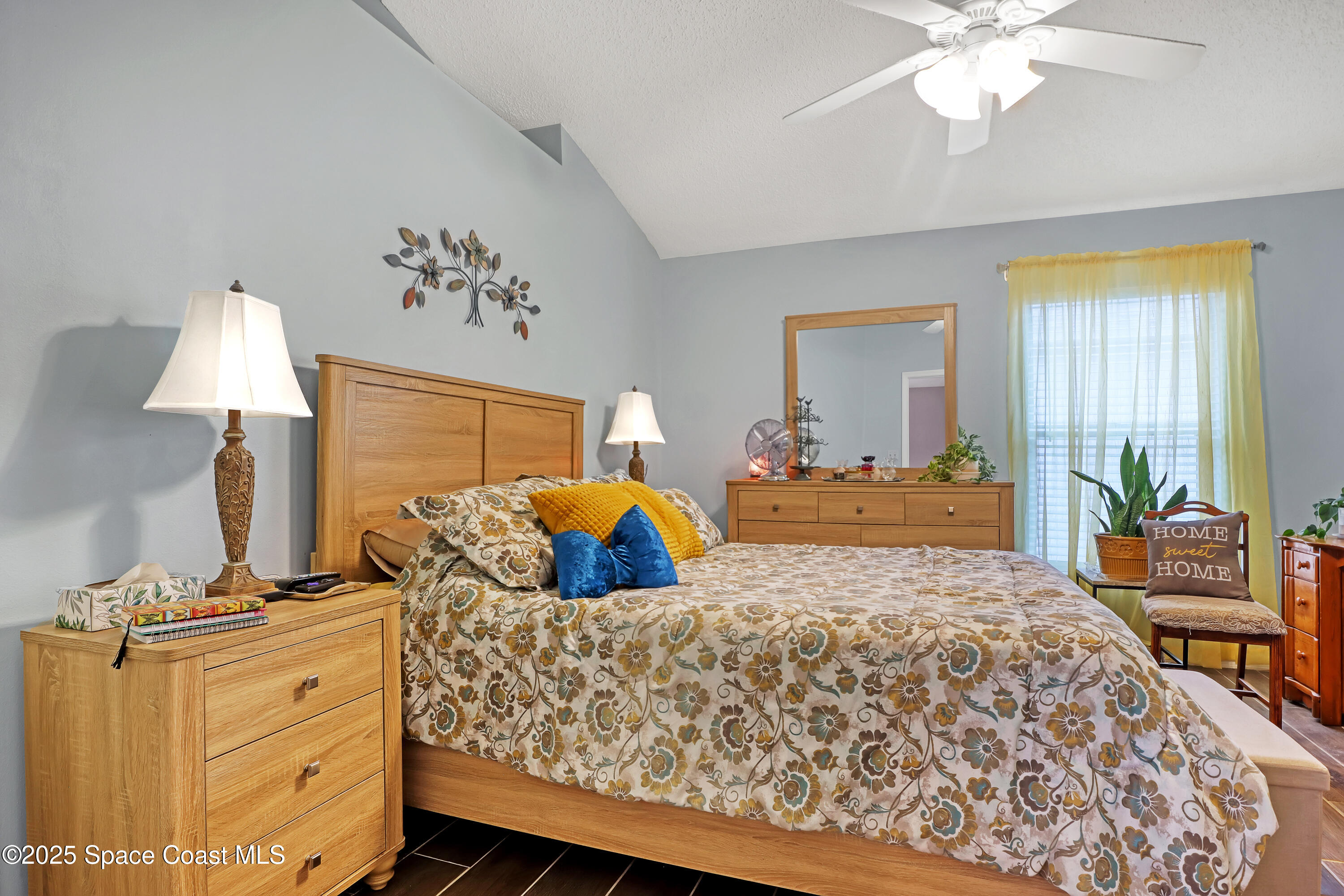 2090 Redwood Circle NE