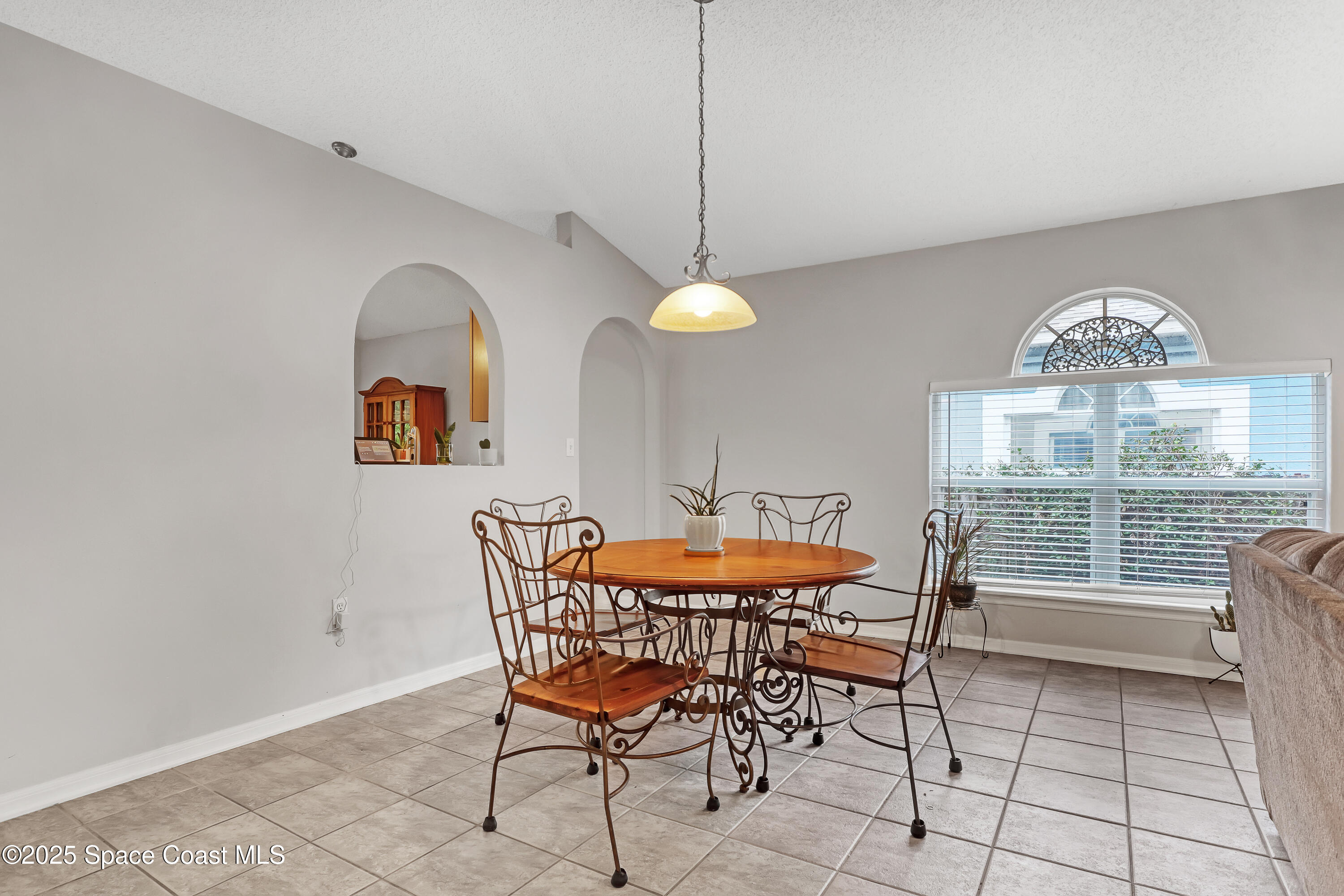 2090 Redwood Circle NE