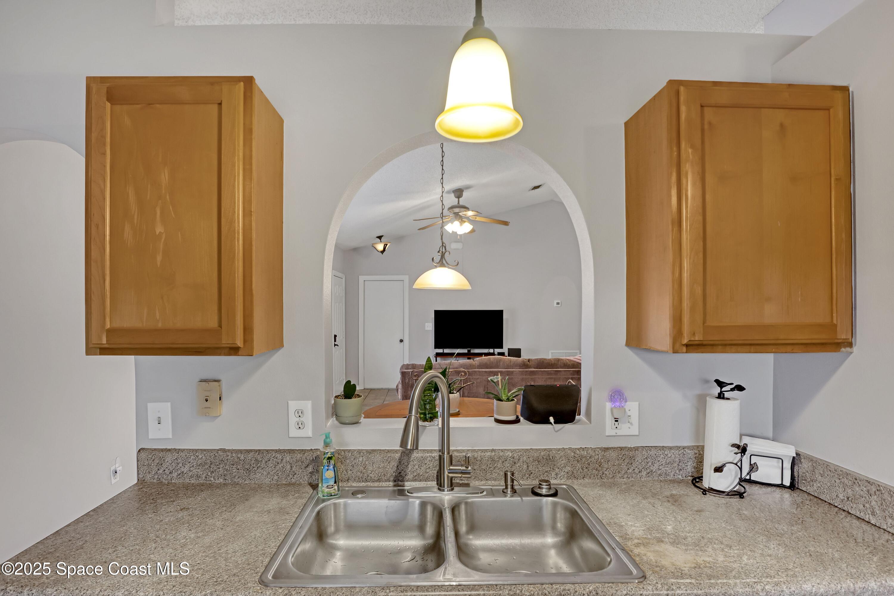 2090 Redwood Circle NE