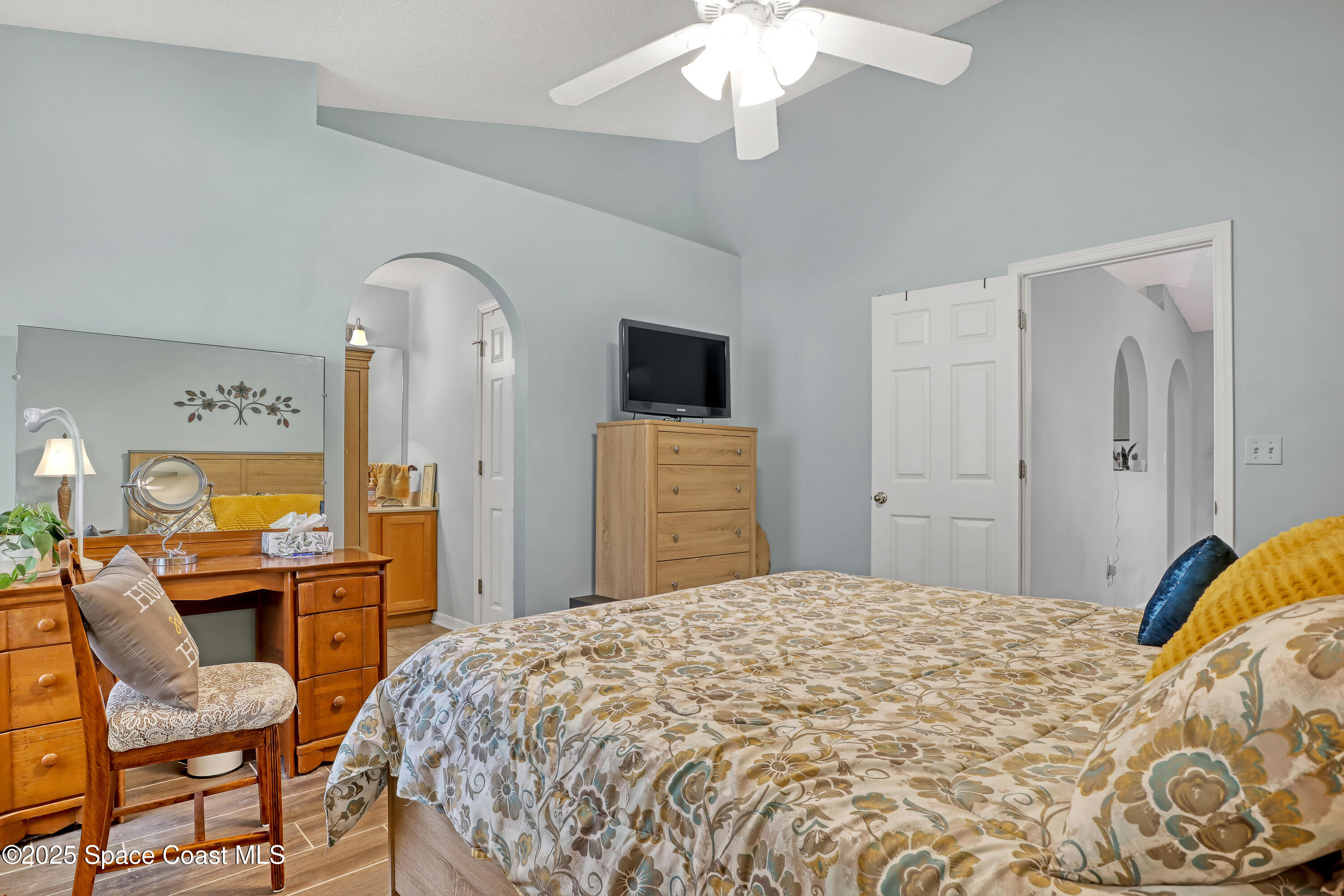 2090 Redwood Circle NE