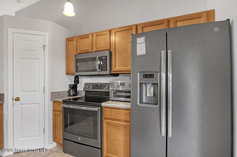 2090 Redwood Circle NE