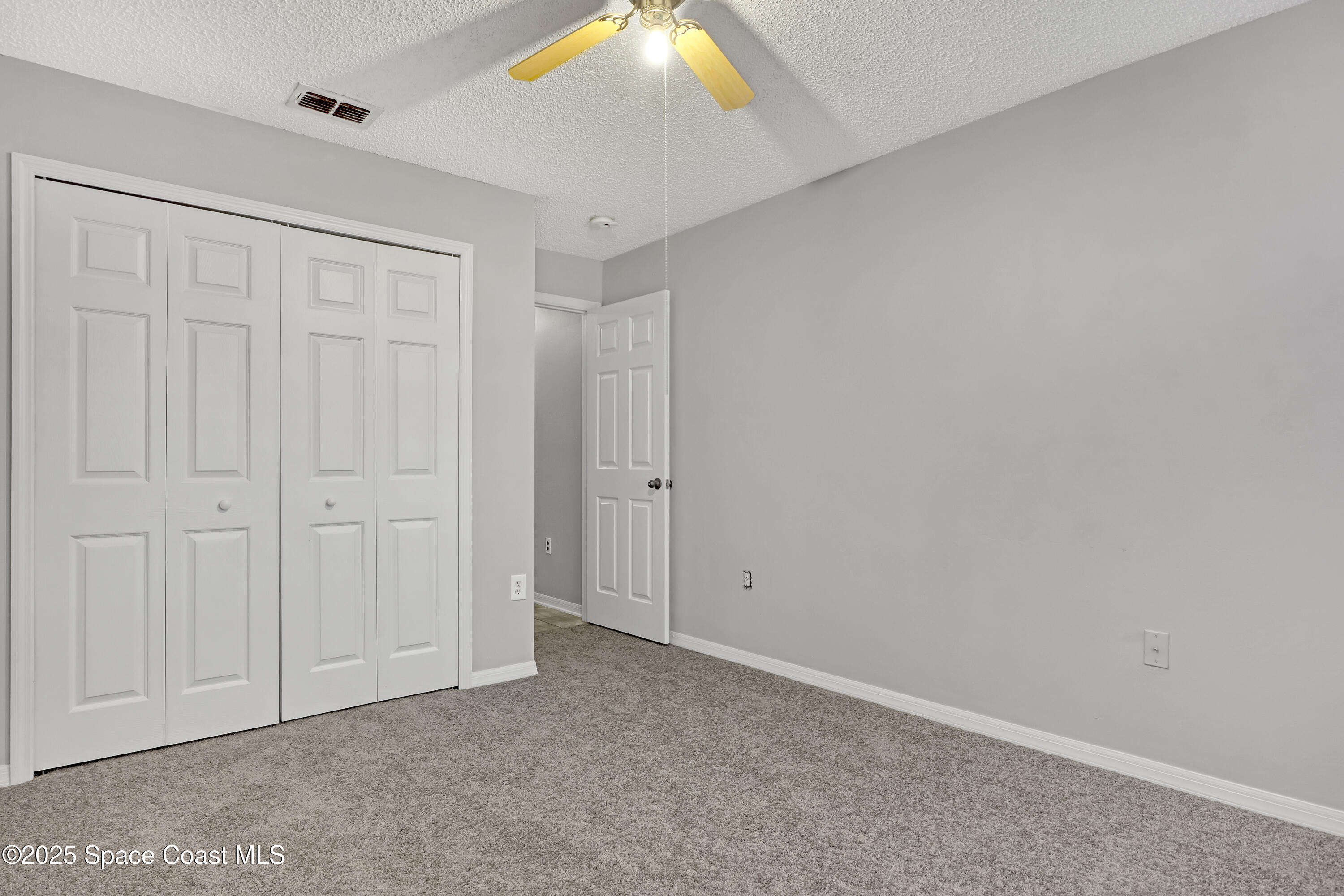 2090 Redwood Circle NE