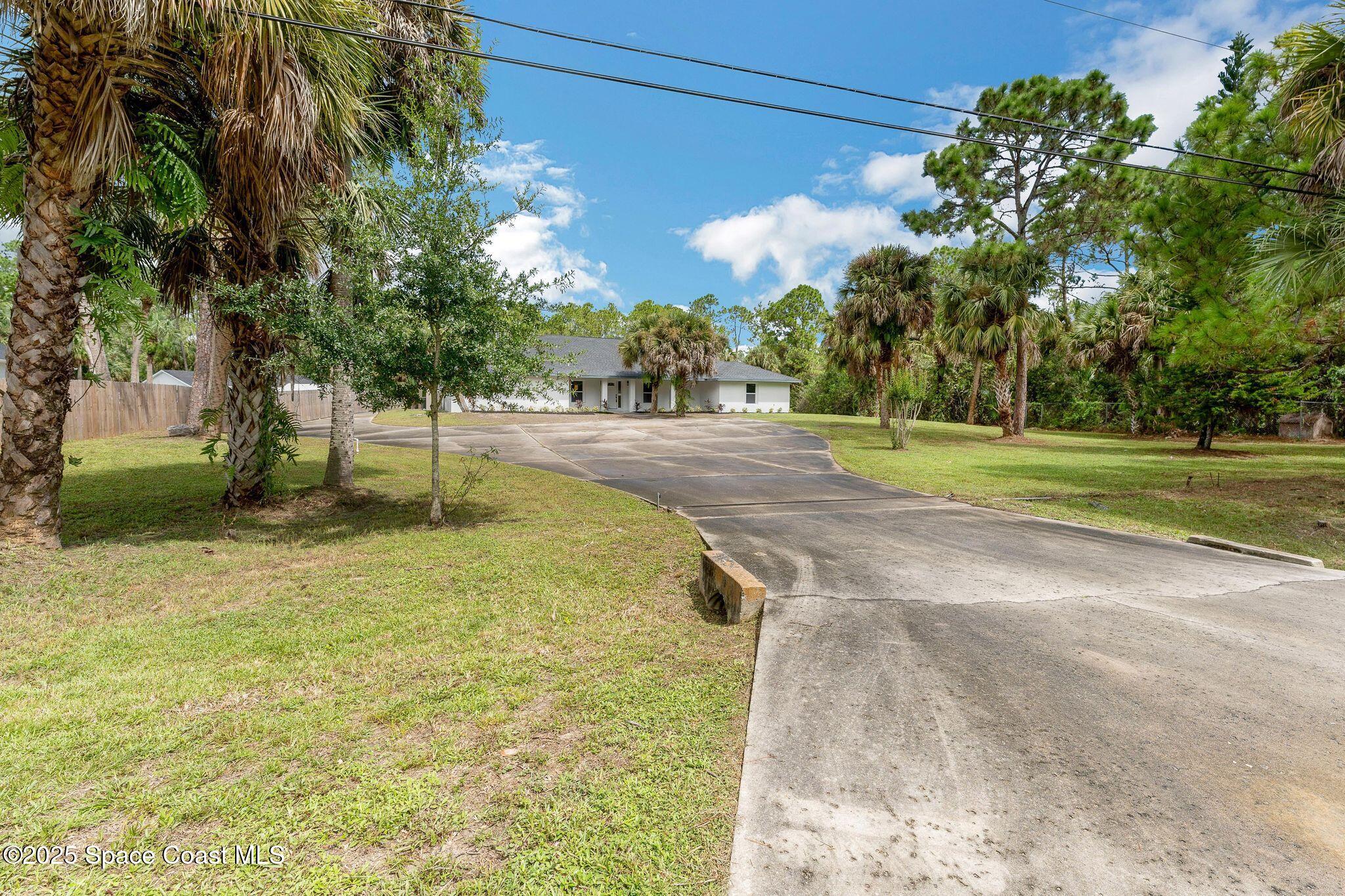 1596 Farnsworth Avenue, Grant-Valkaria