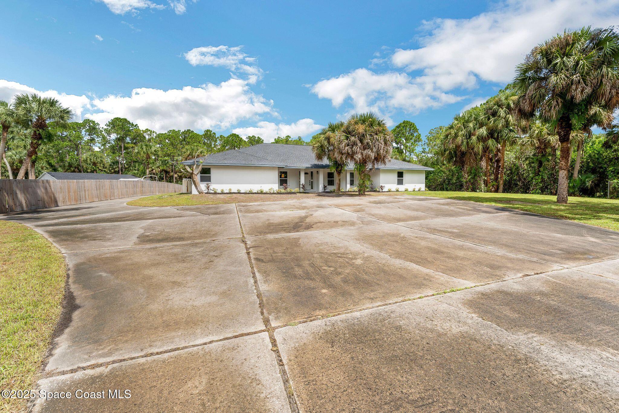 1596 Farnsworth Avenue, Grant-Valkaria