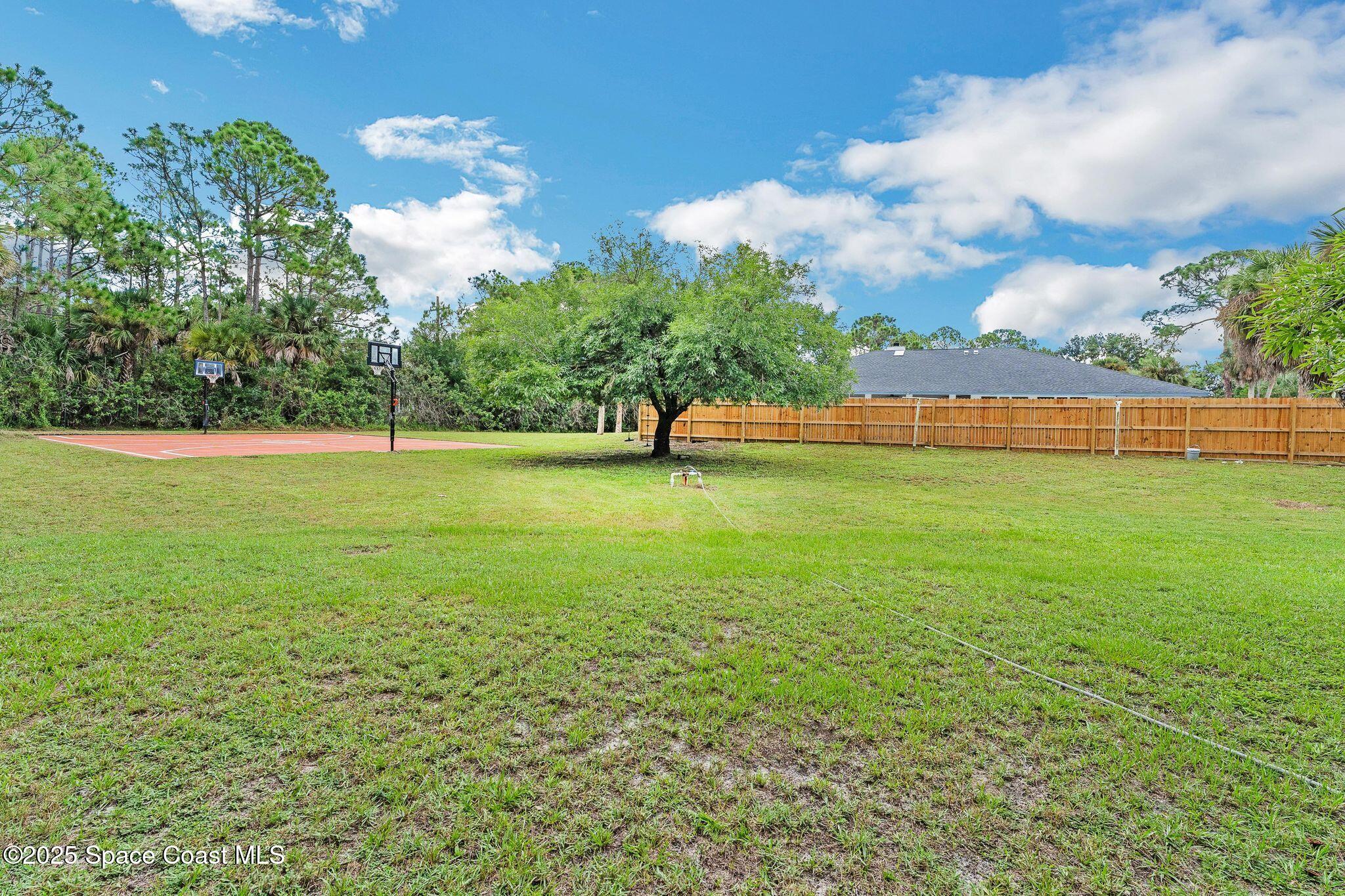 1596 Farnsworth Avenue, Grant-Valkaria