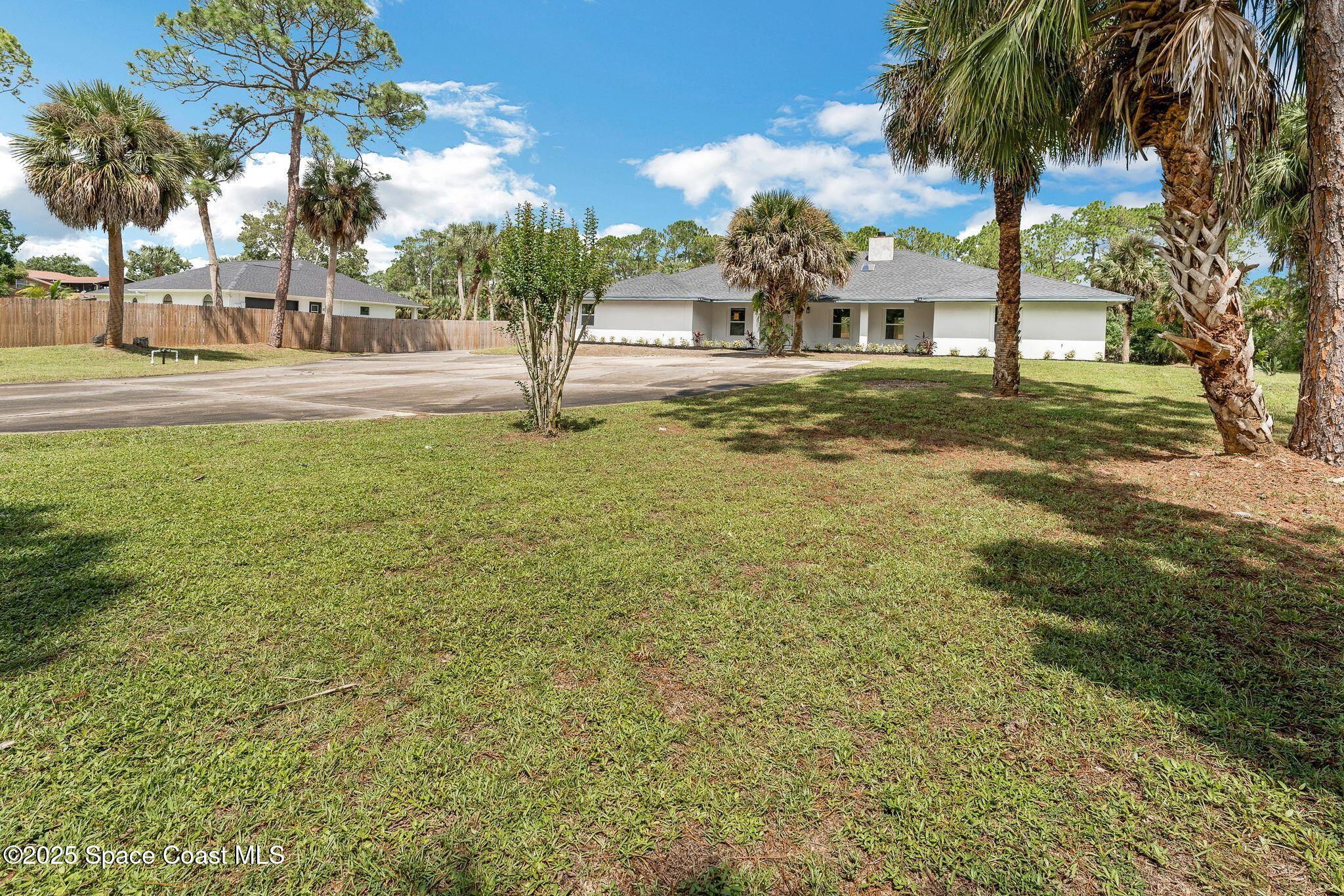 1596 Farnsworth Avenue, Grant-Valkaria