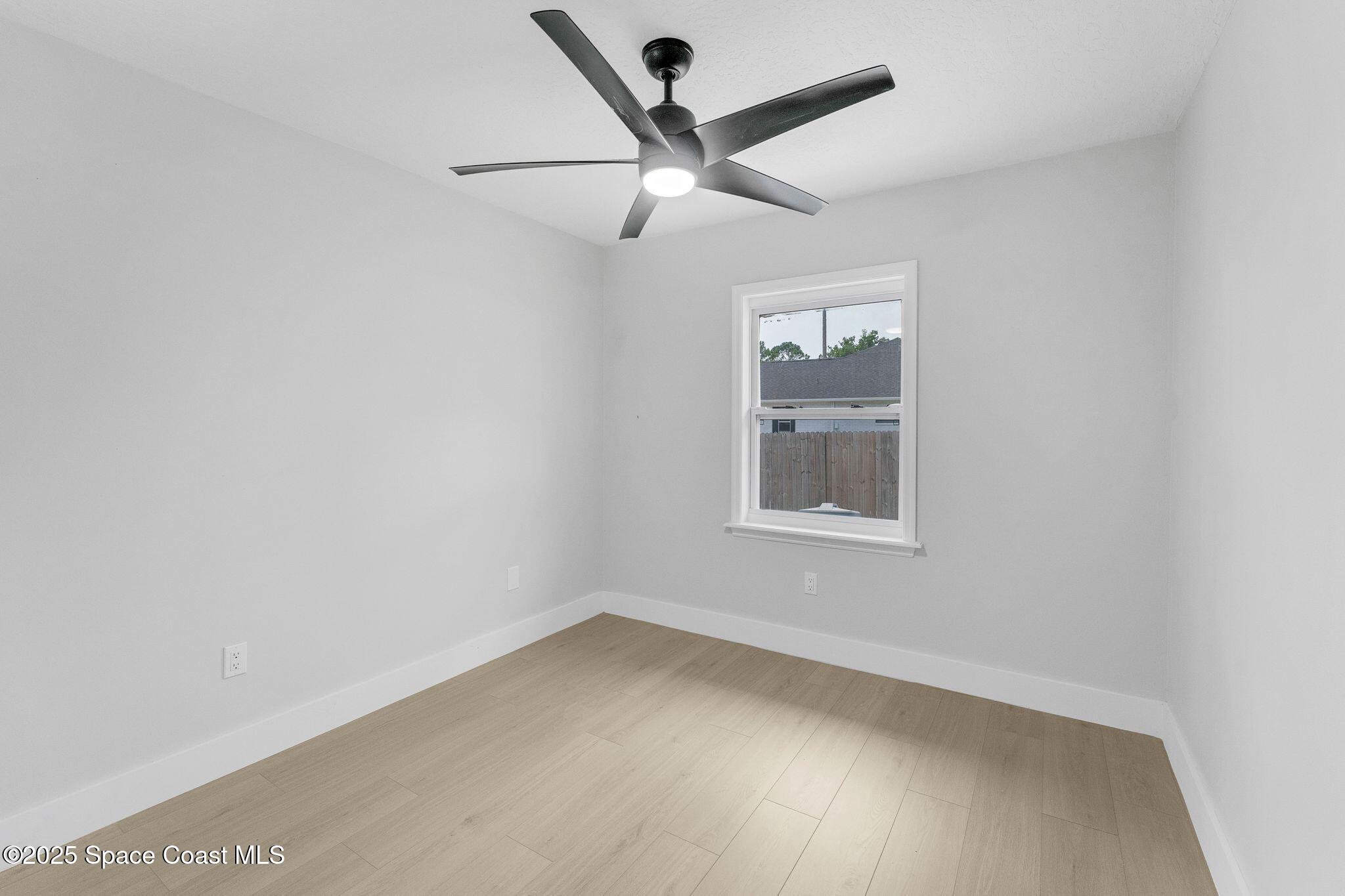 1596 Farnsworth Avenue, Grant-Valkaria