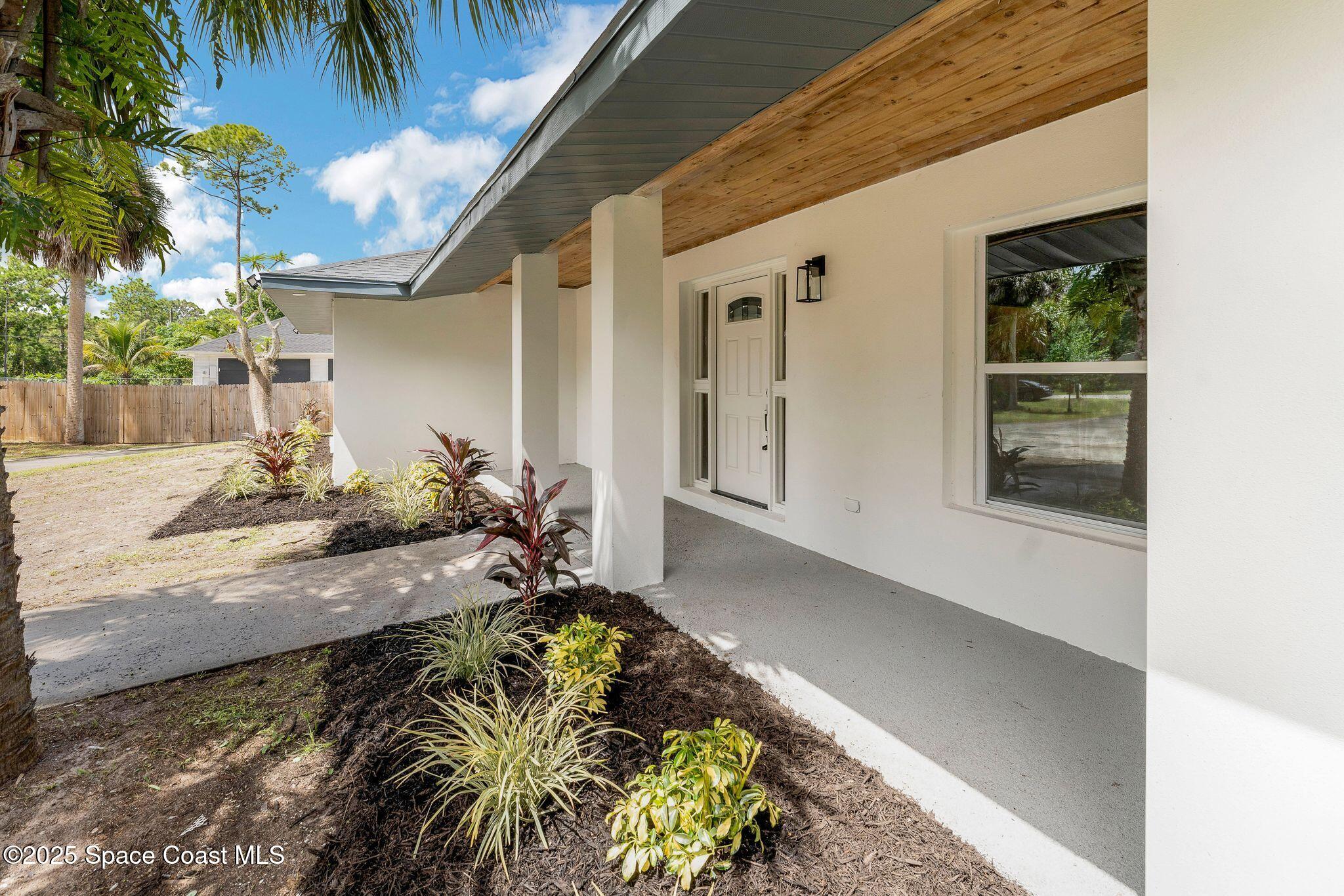 1596 Farnsworth Avenue, Grant-Valkaria