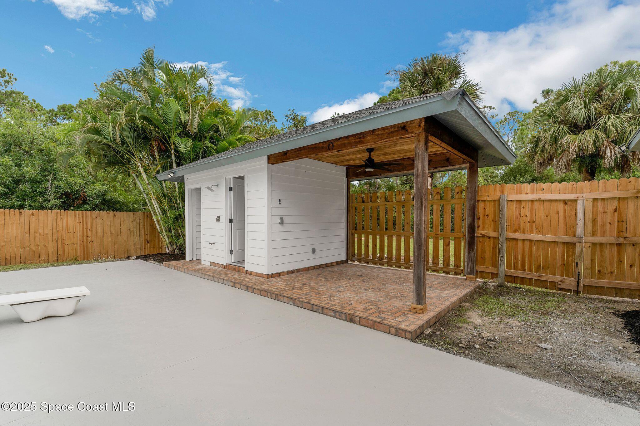 1596 Farnsworth Avenue, Grant-Valkaria