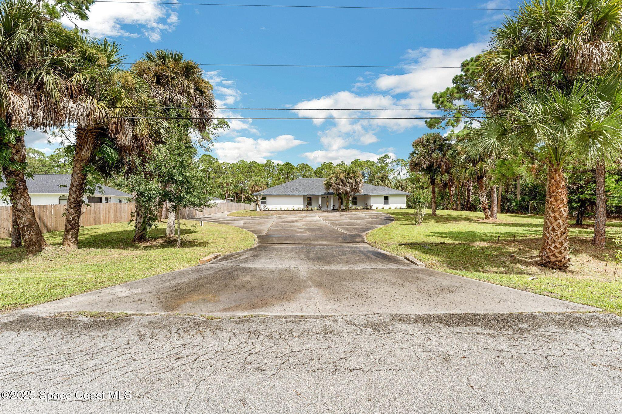 1596 Farnsworth Avenue, Grant-Valkaria