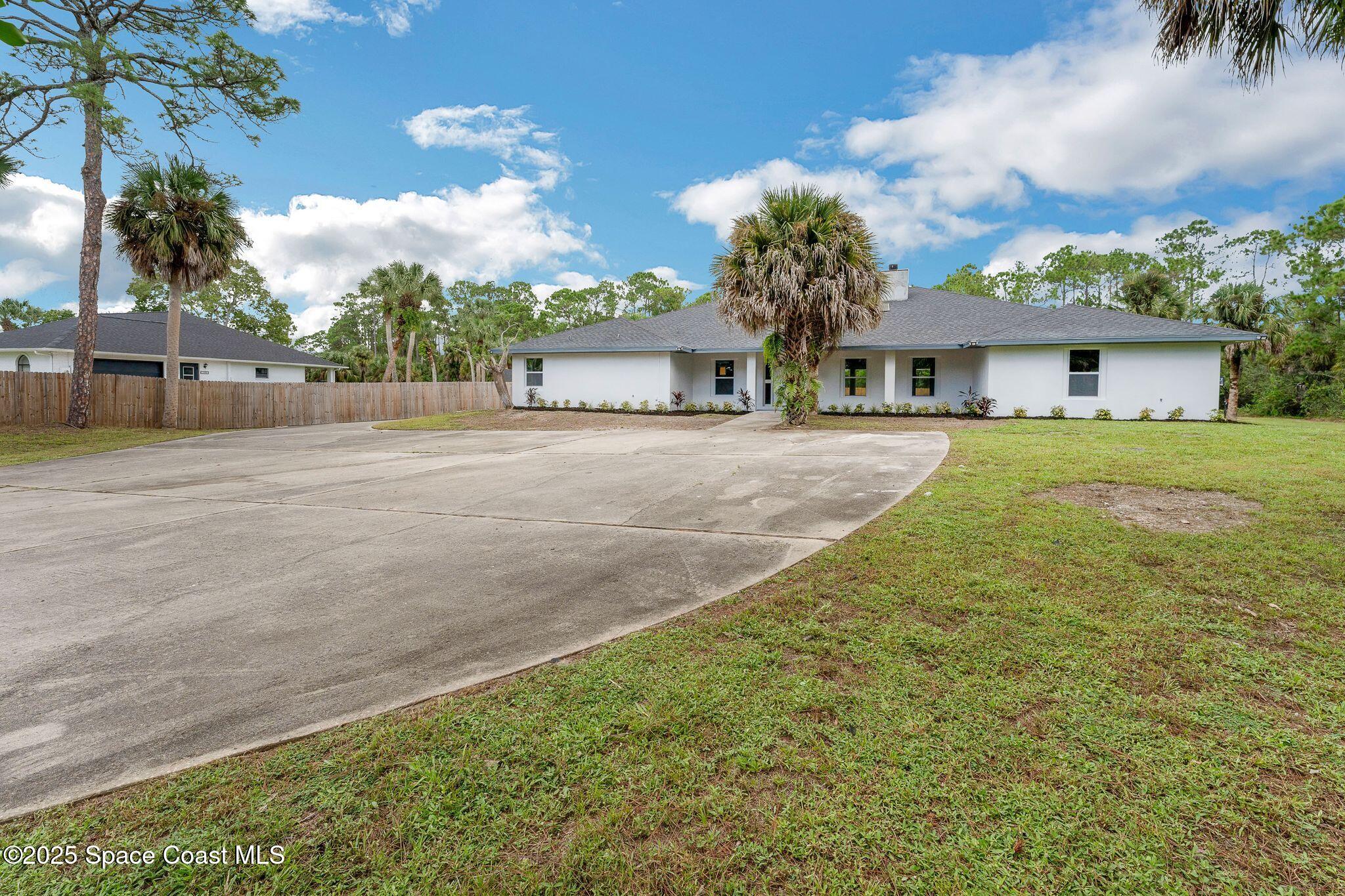 1596 Farnsworth Avenue, Grant-Valkaria