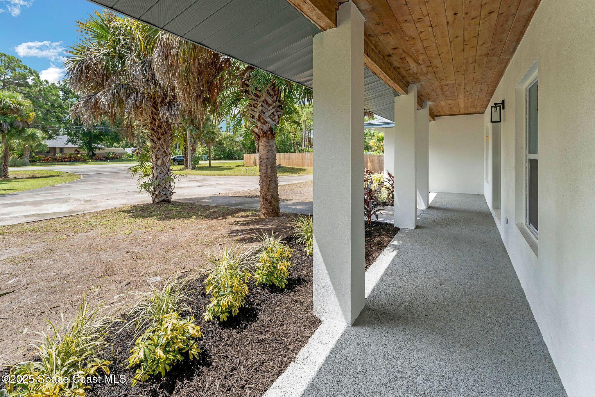 1596 Farnsworth Avenue, Grant-Valkaria