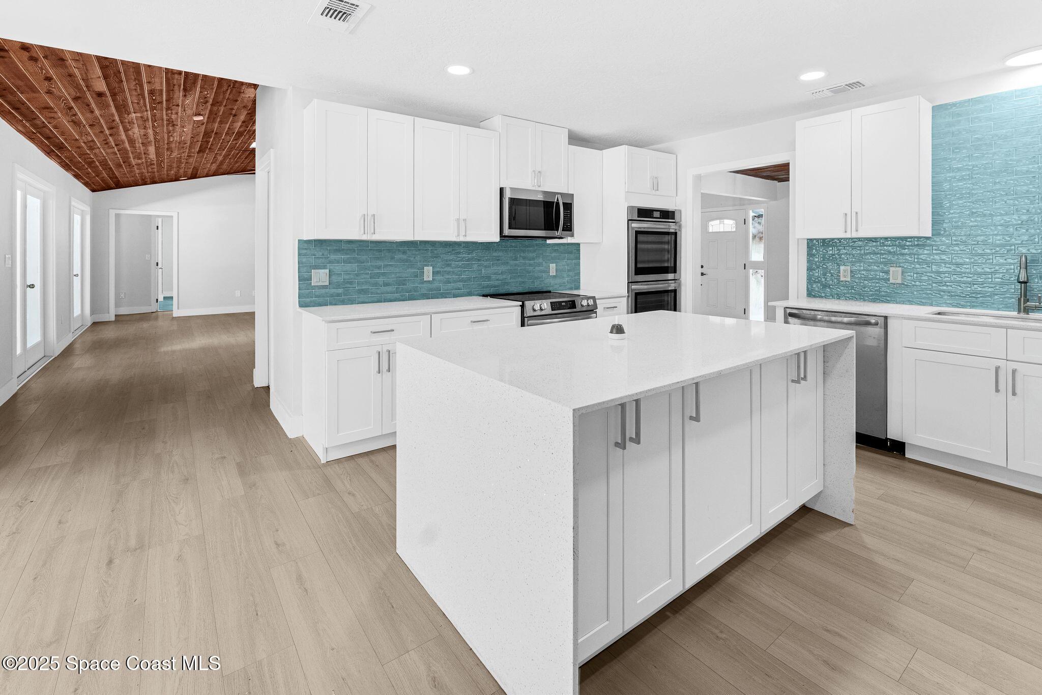 1596 Farnsworth Avenue, Grant-Valkaria