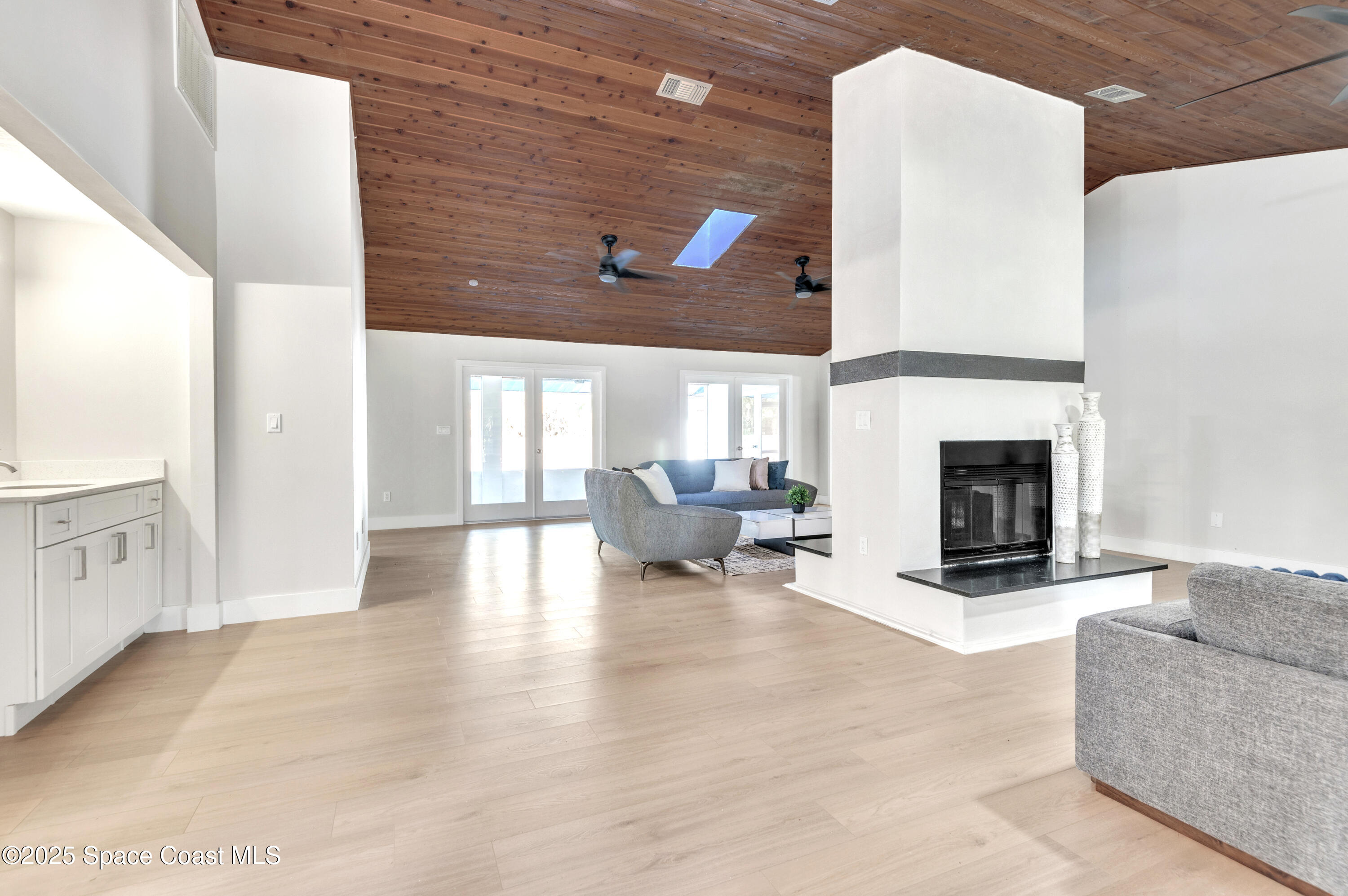 1596 Farnsworth Avenue, Grant-Valkaria