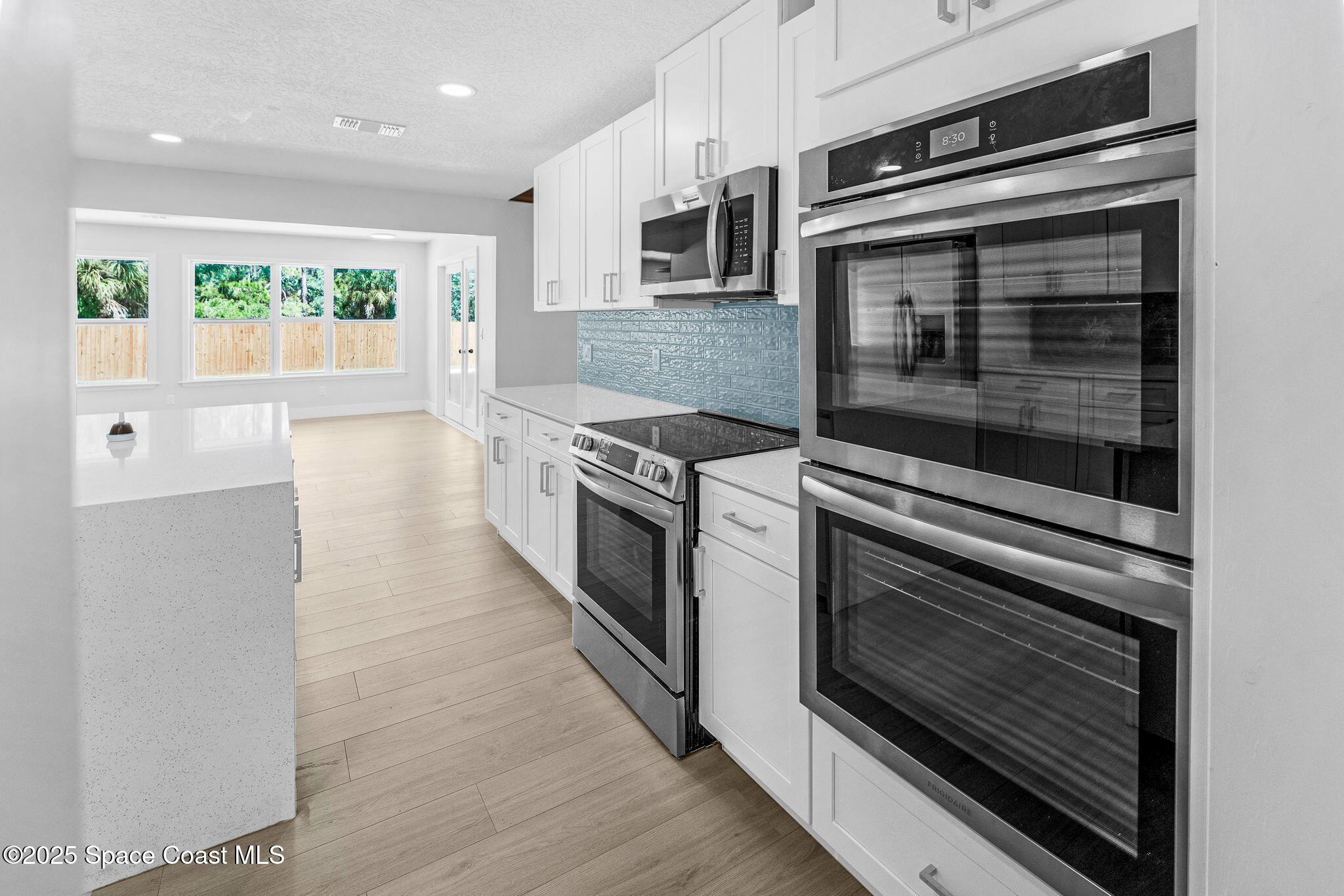 1596 Farnsworth Avenue, Grant-Valkaria