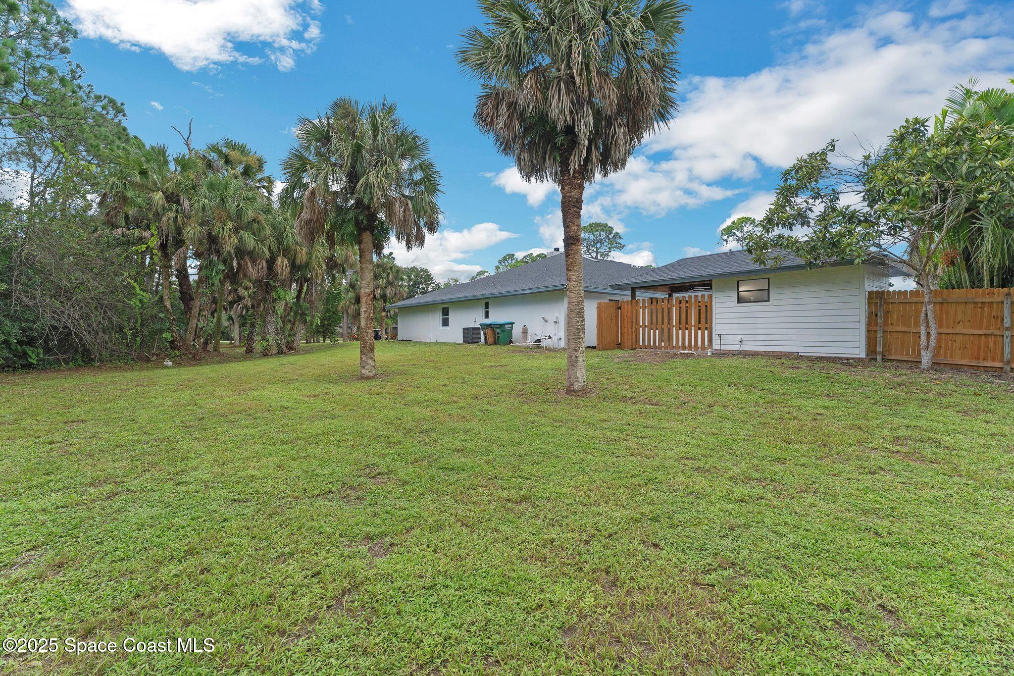 1596 Farnsworth Avenue, Grant-Valkaria