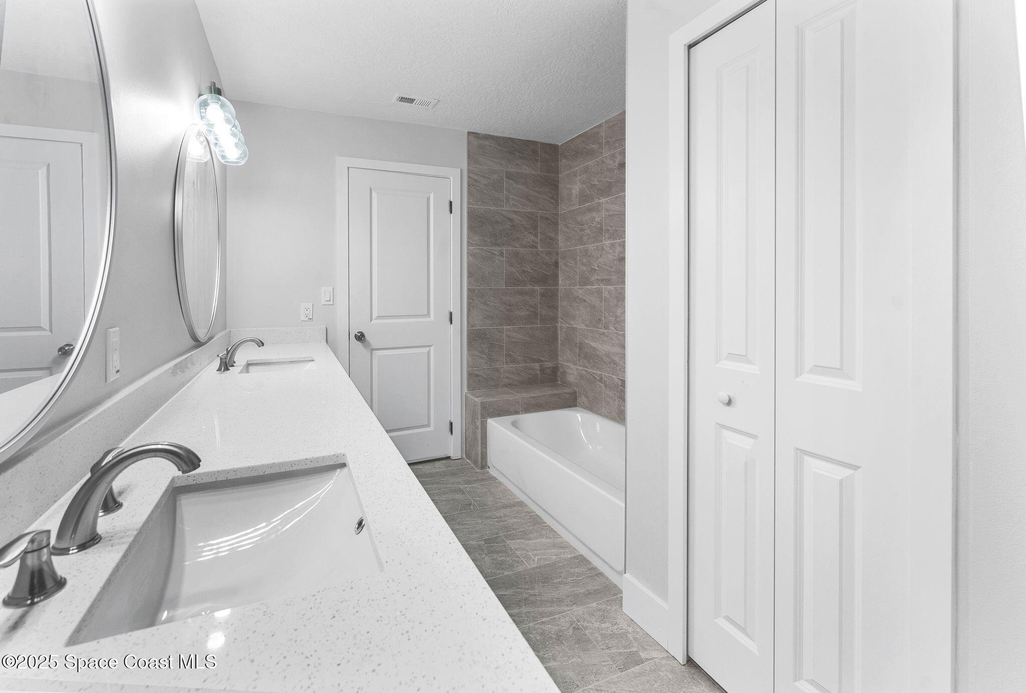 1596 Farnsworth Avenue, Grant-Valkaria