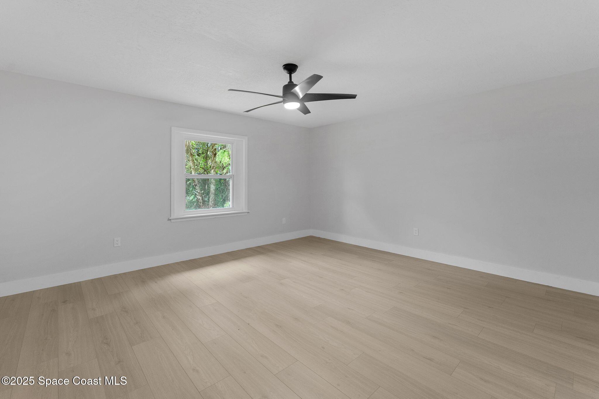 1596 Farnsworth Avenue, Grant-Valkaria