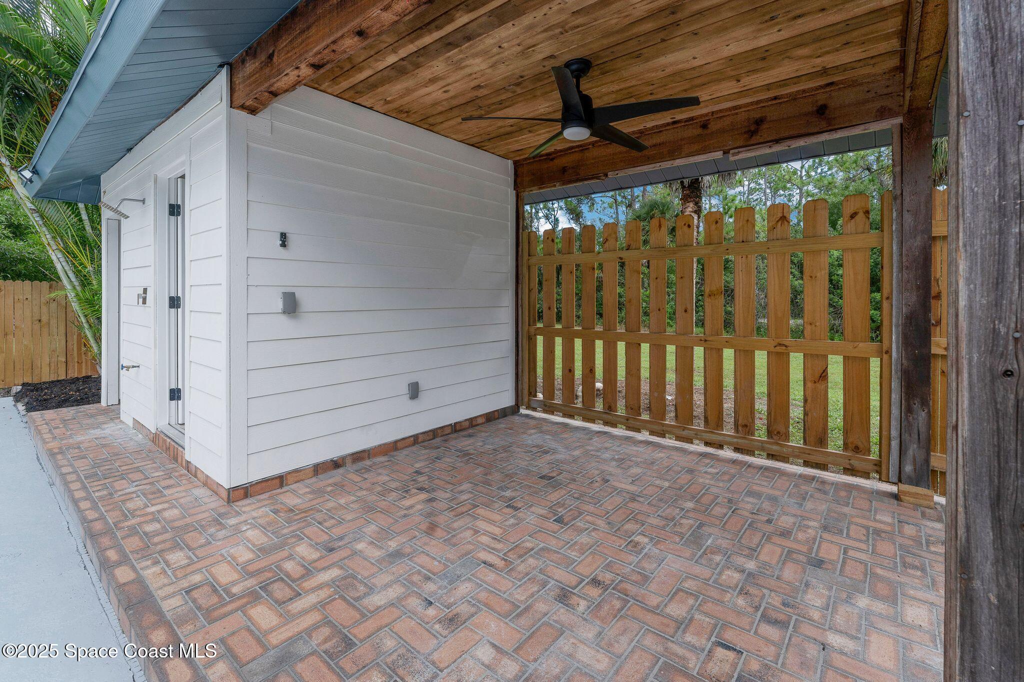 1596 Farnsworth Avenue, Grant-Valkaria