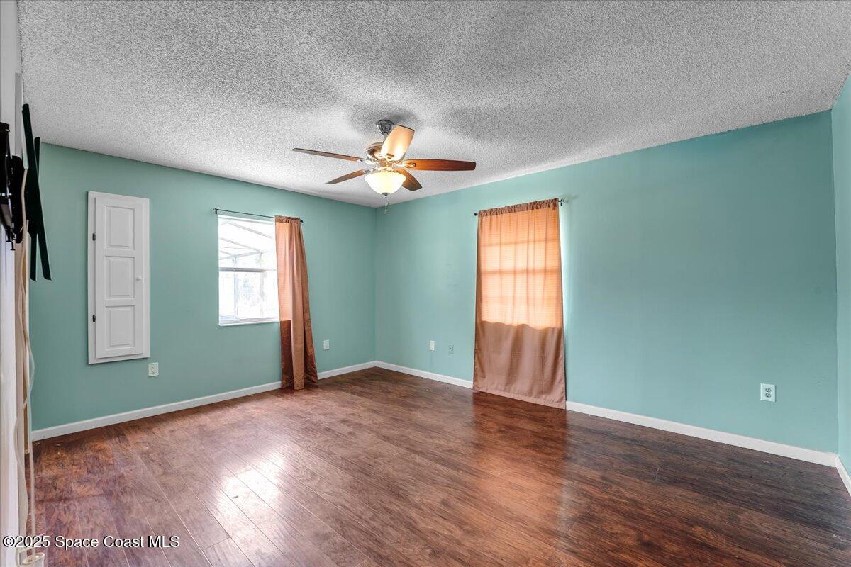 927 Braganza Avenue SE