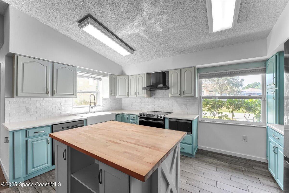 927 Braganza Avenue SE