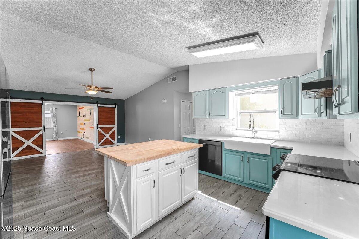 927 Braganza Avenue SE