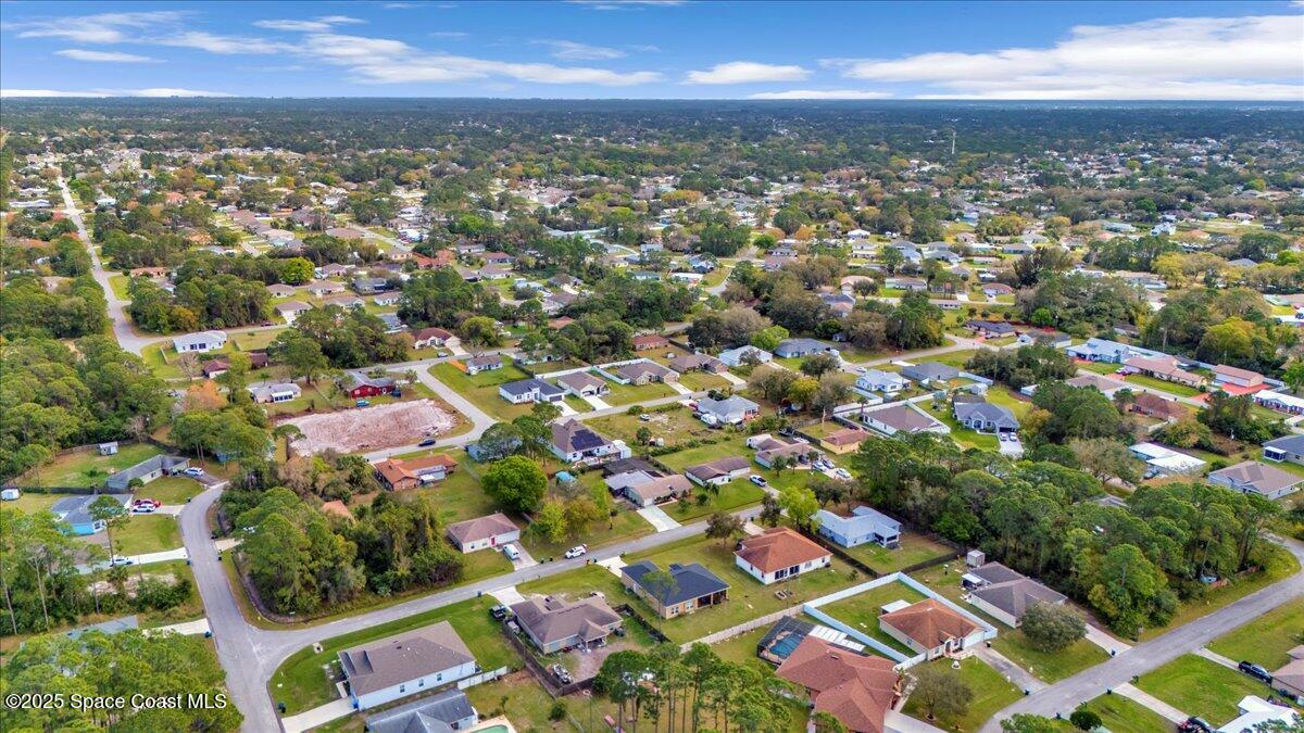 927 Braganza Avenue SE