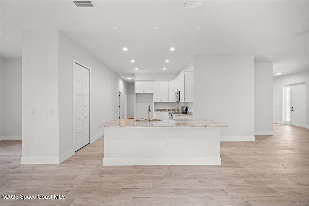 998 Wacona Street SE