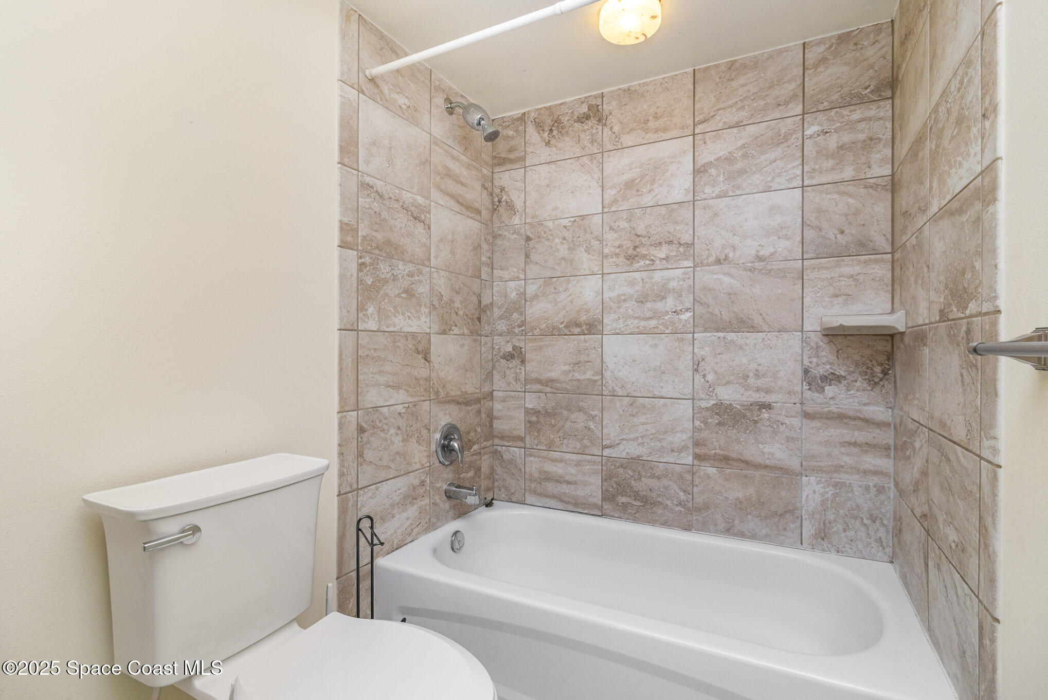 6147 Brabrook Avenue, Grant-Valkaria