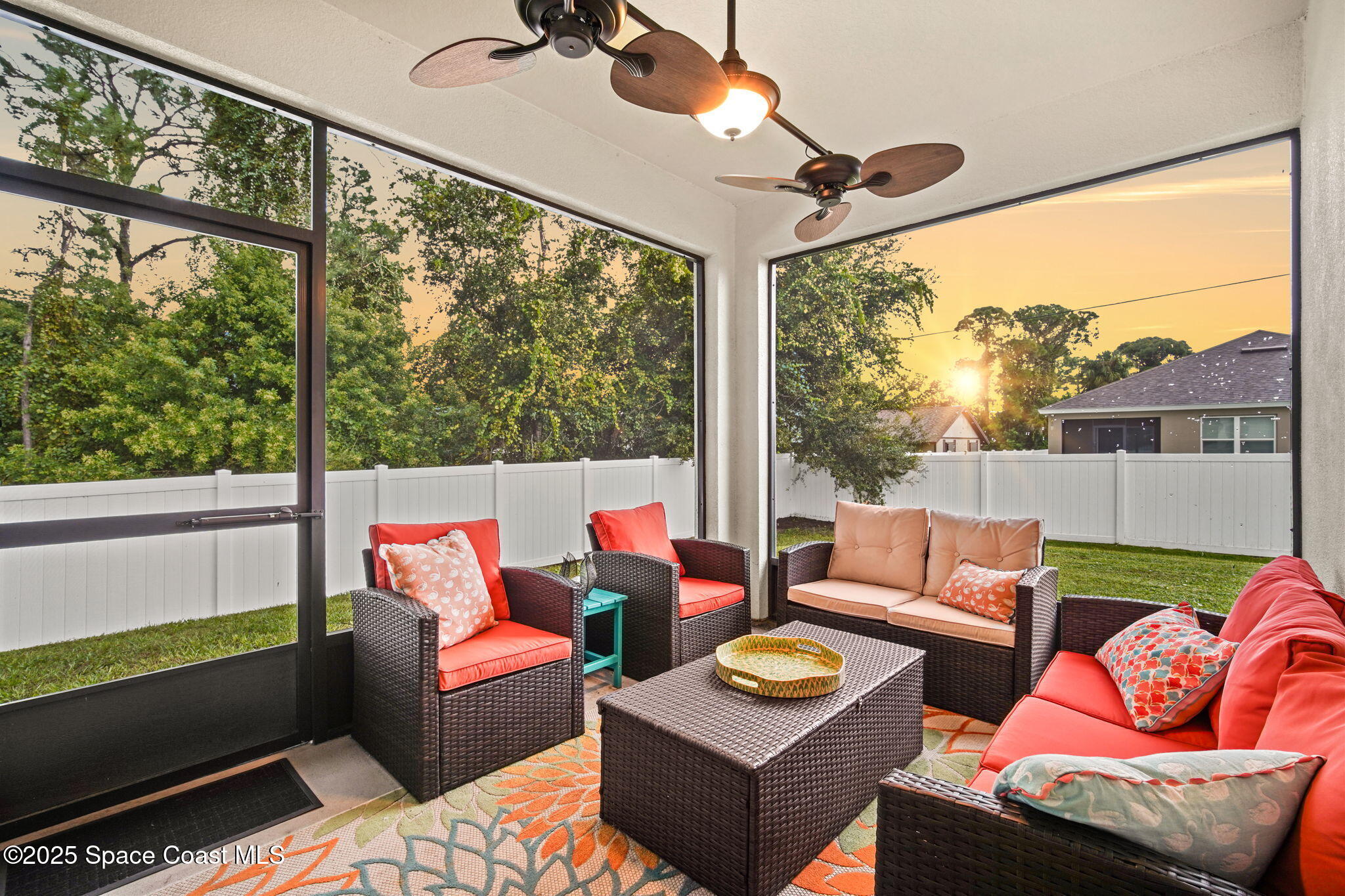 893 Altura Avenue SE