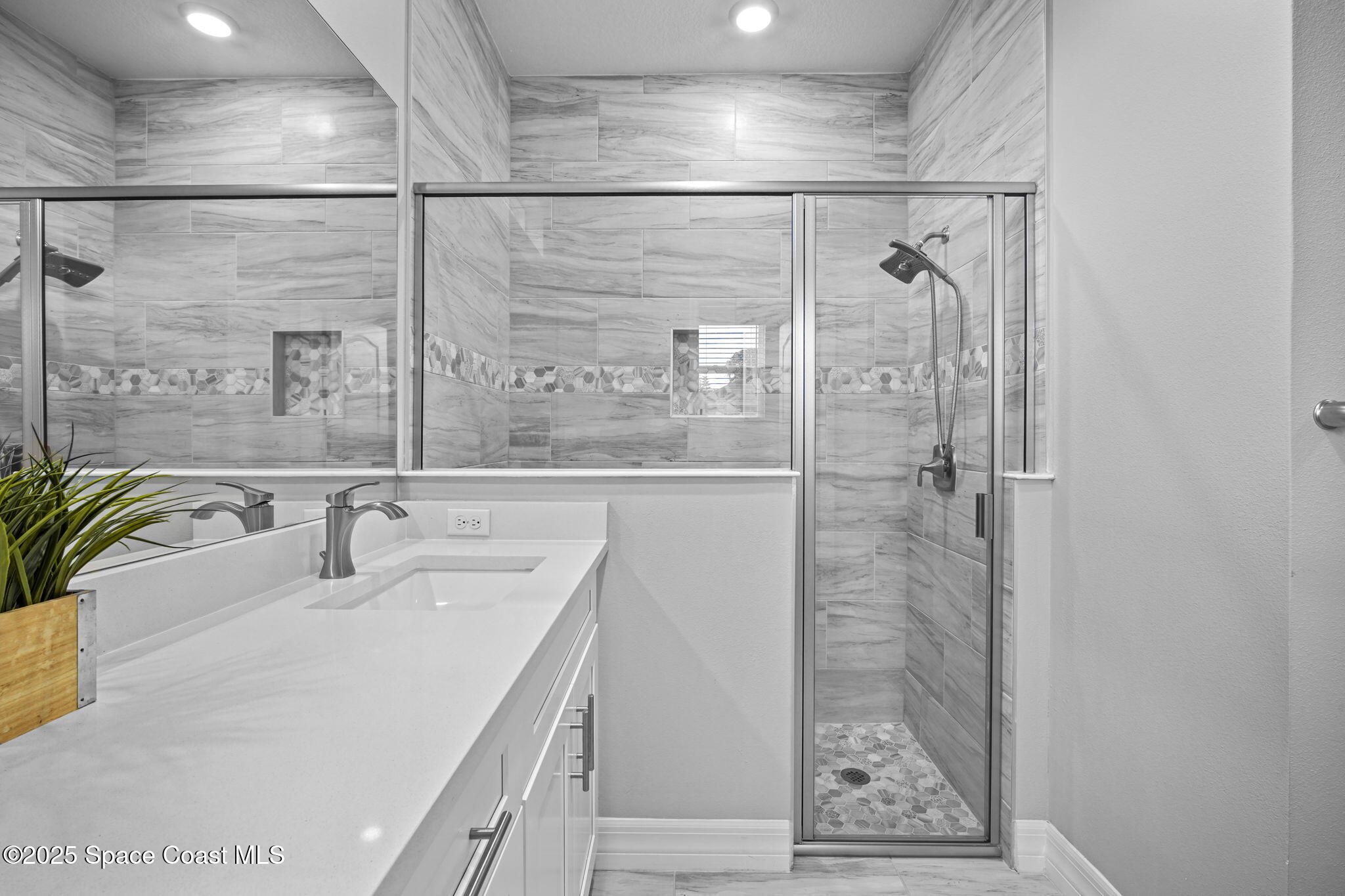 893 Altura Avenue SE