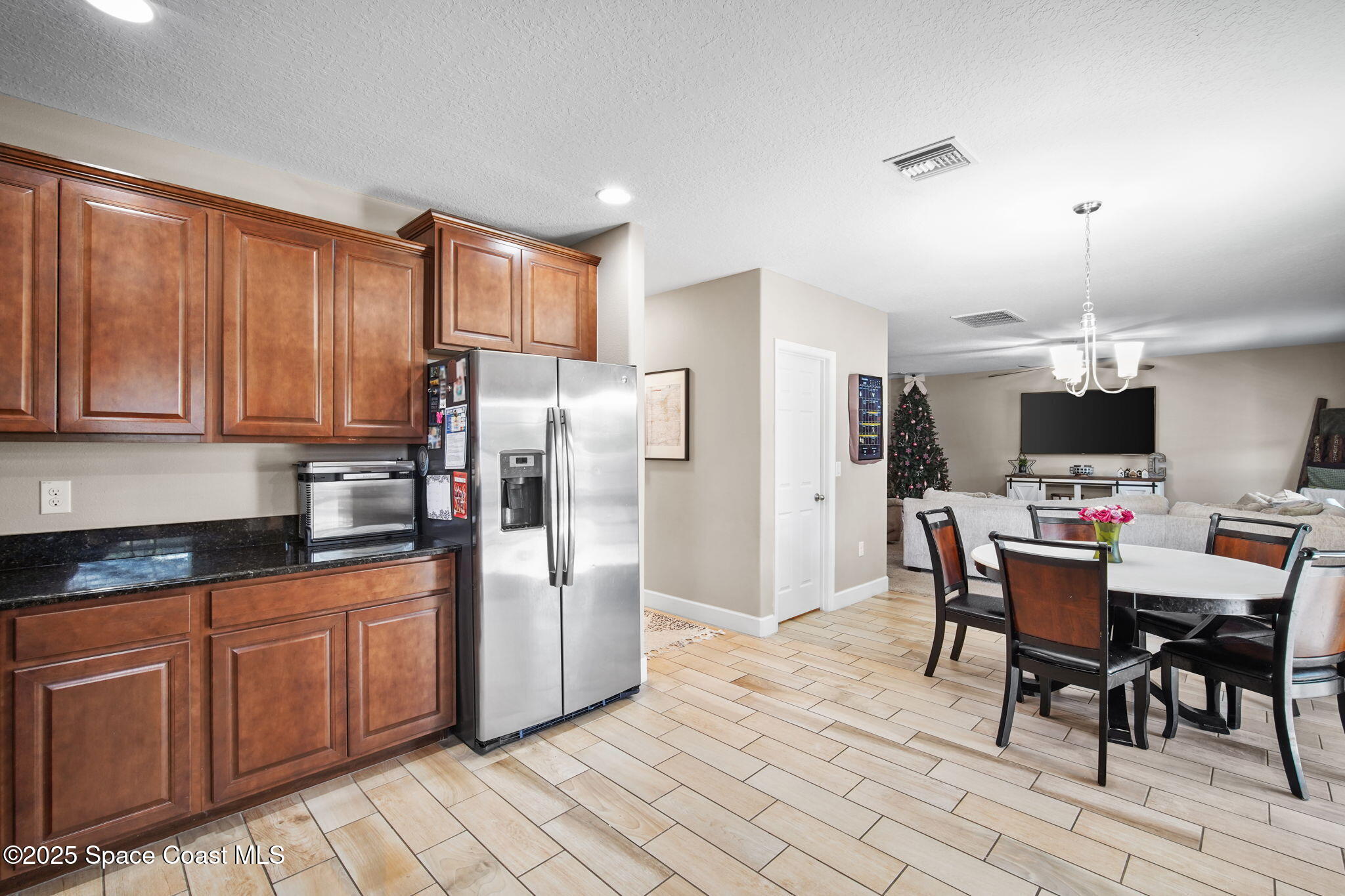 2028 Snapdragon Drive NW