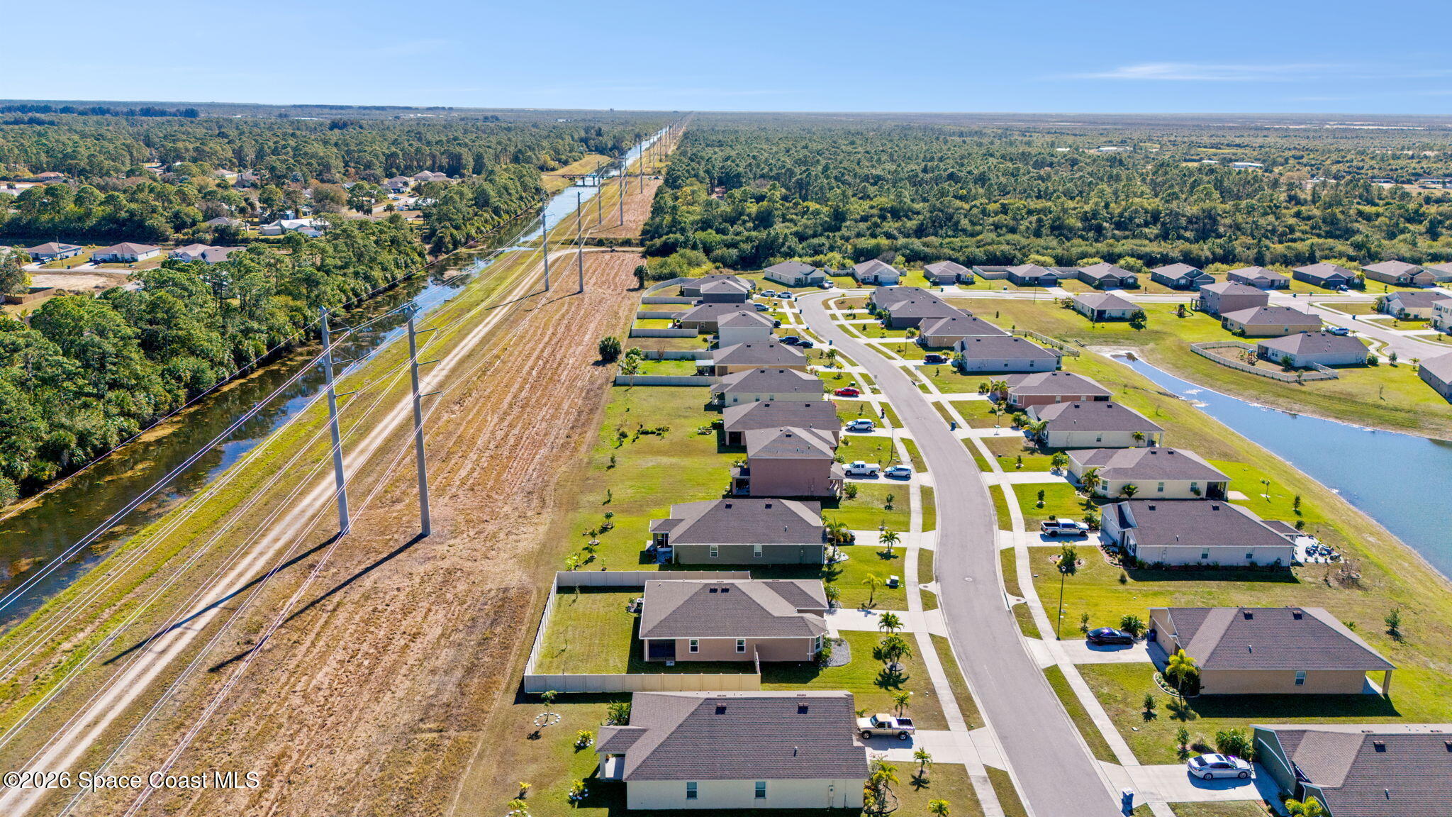 389 Guinevere Drive SW