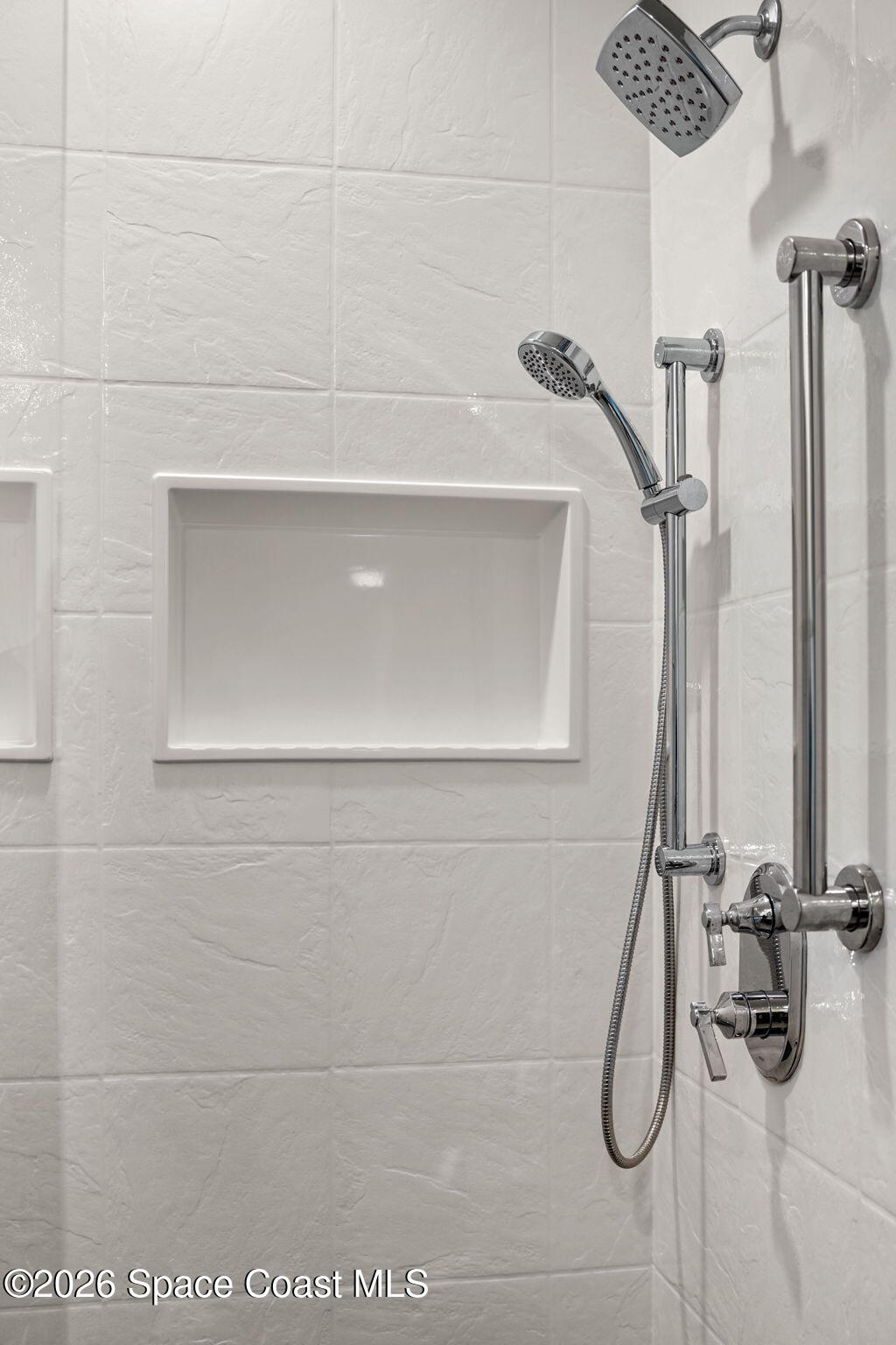 389 Guinevere Drive SW