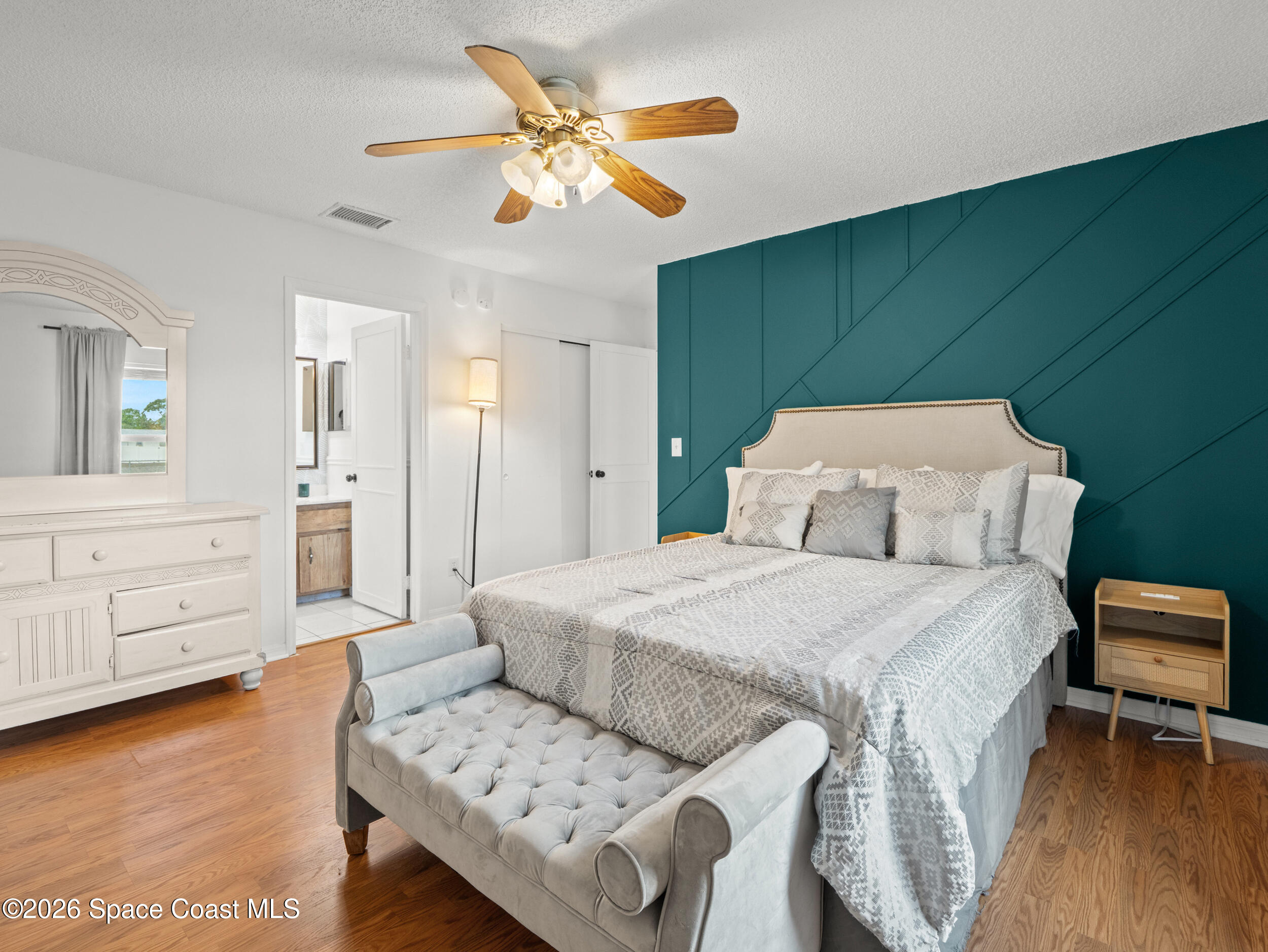 899 Charcoal Avenue SE