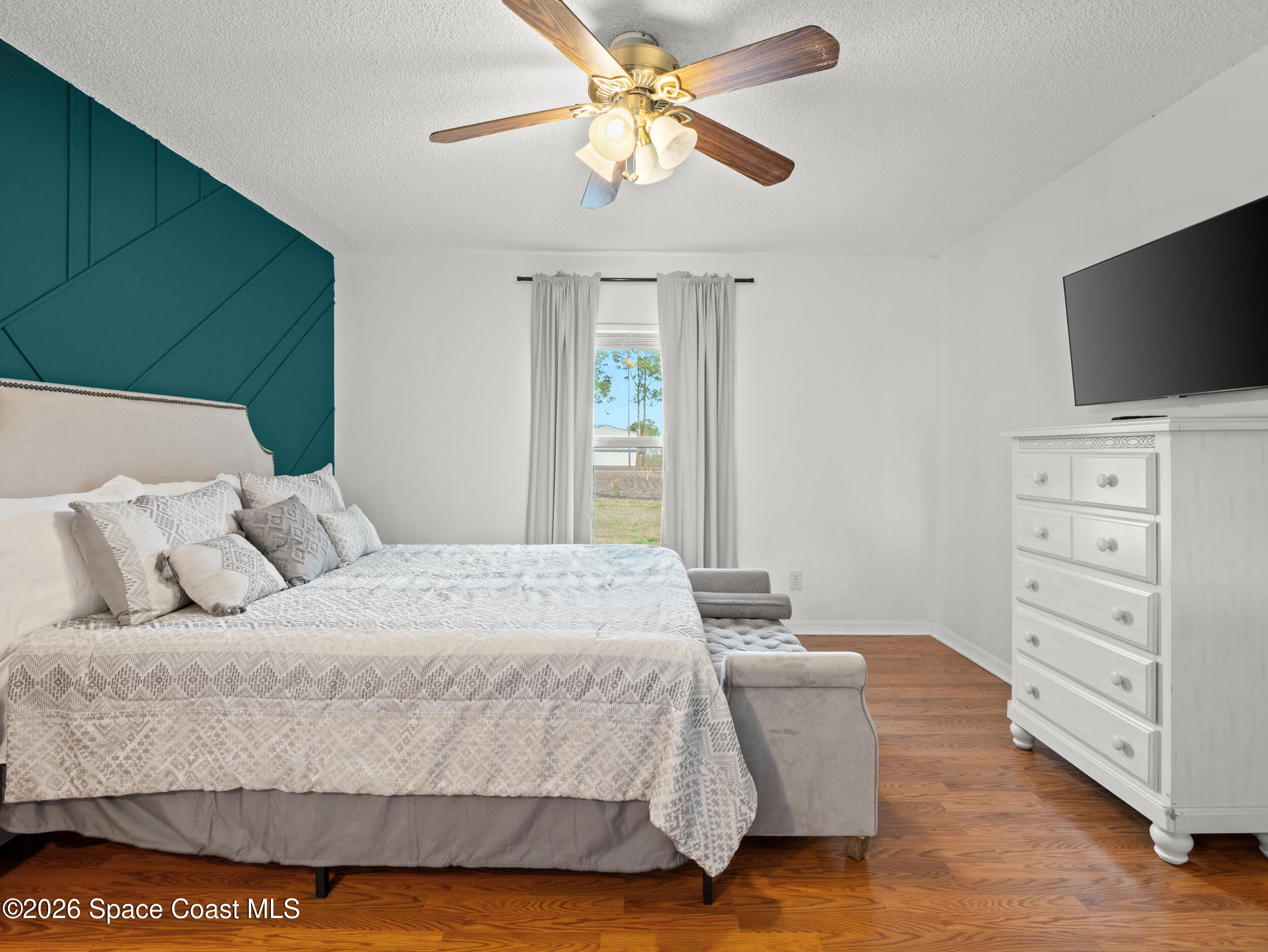 899 Charcoal Avenue SE
