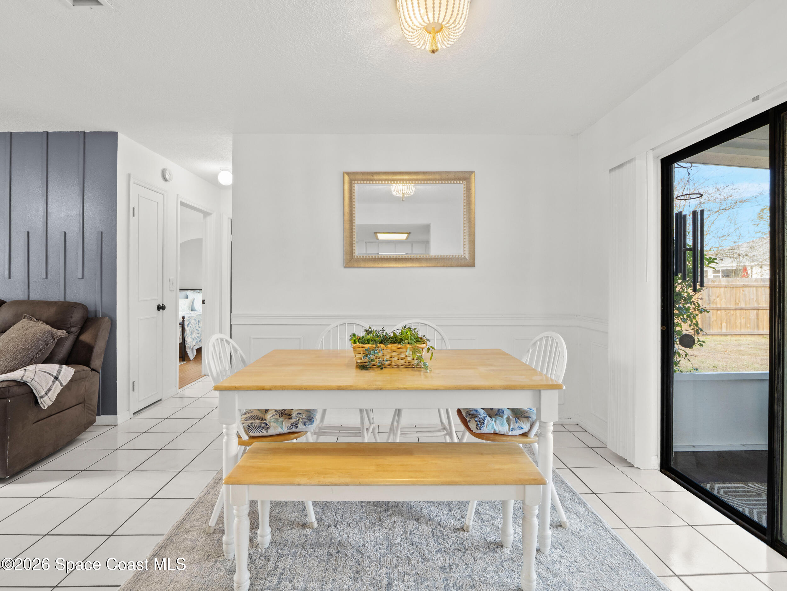 899 Charcoal Avenue SE