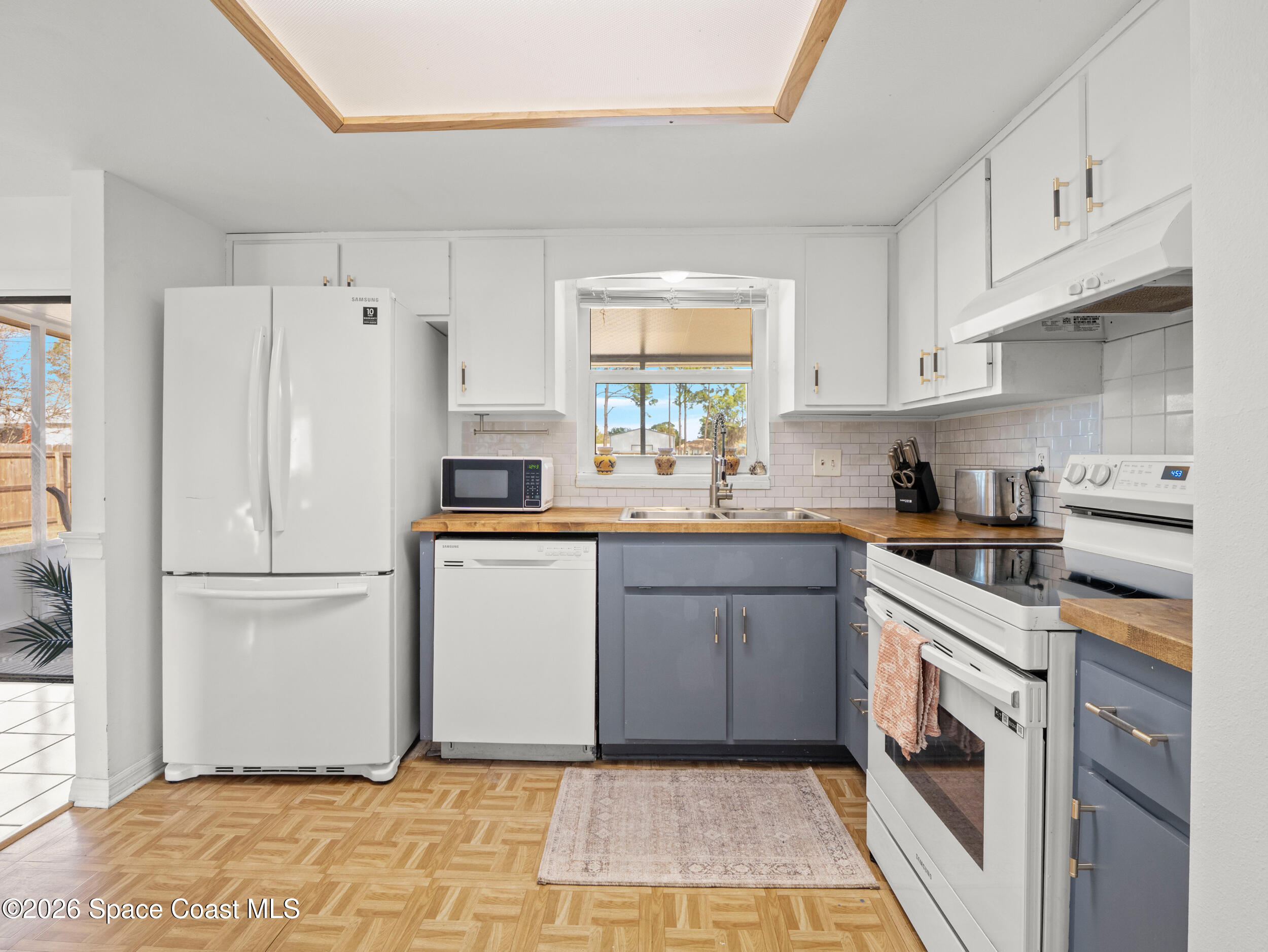 899 Charcoal Avenue SE