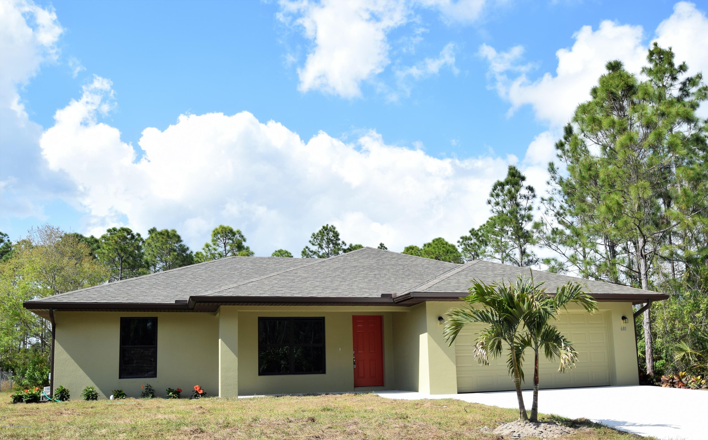 681 SE Tobias Street SE