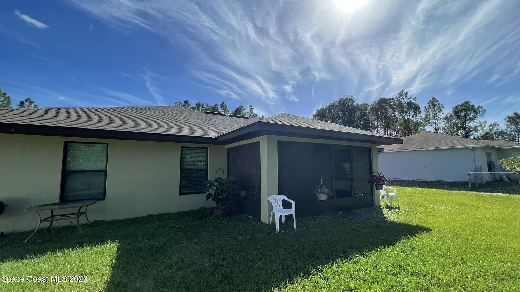 681 SE Tobias Street SE