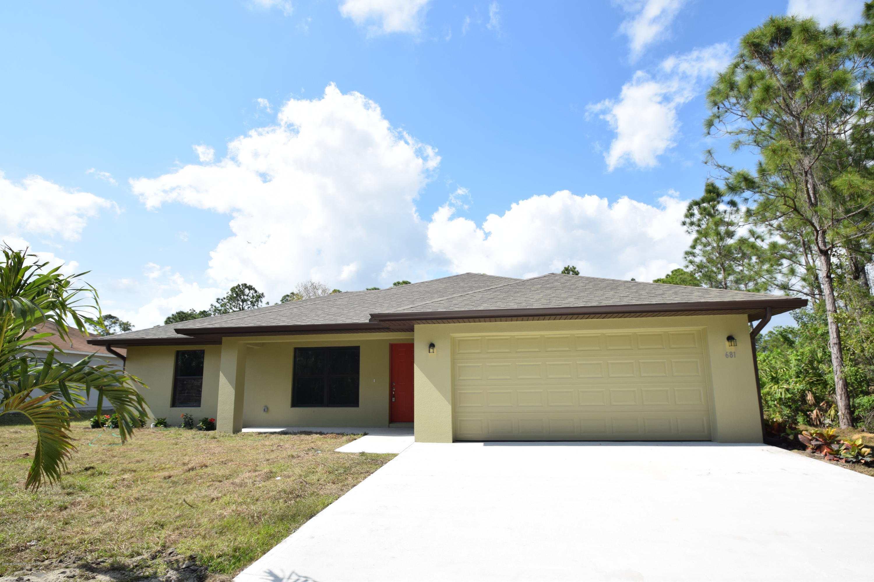 681 SE Tobias Street SE