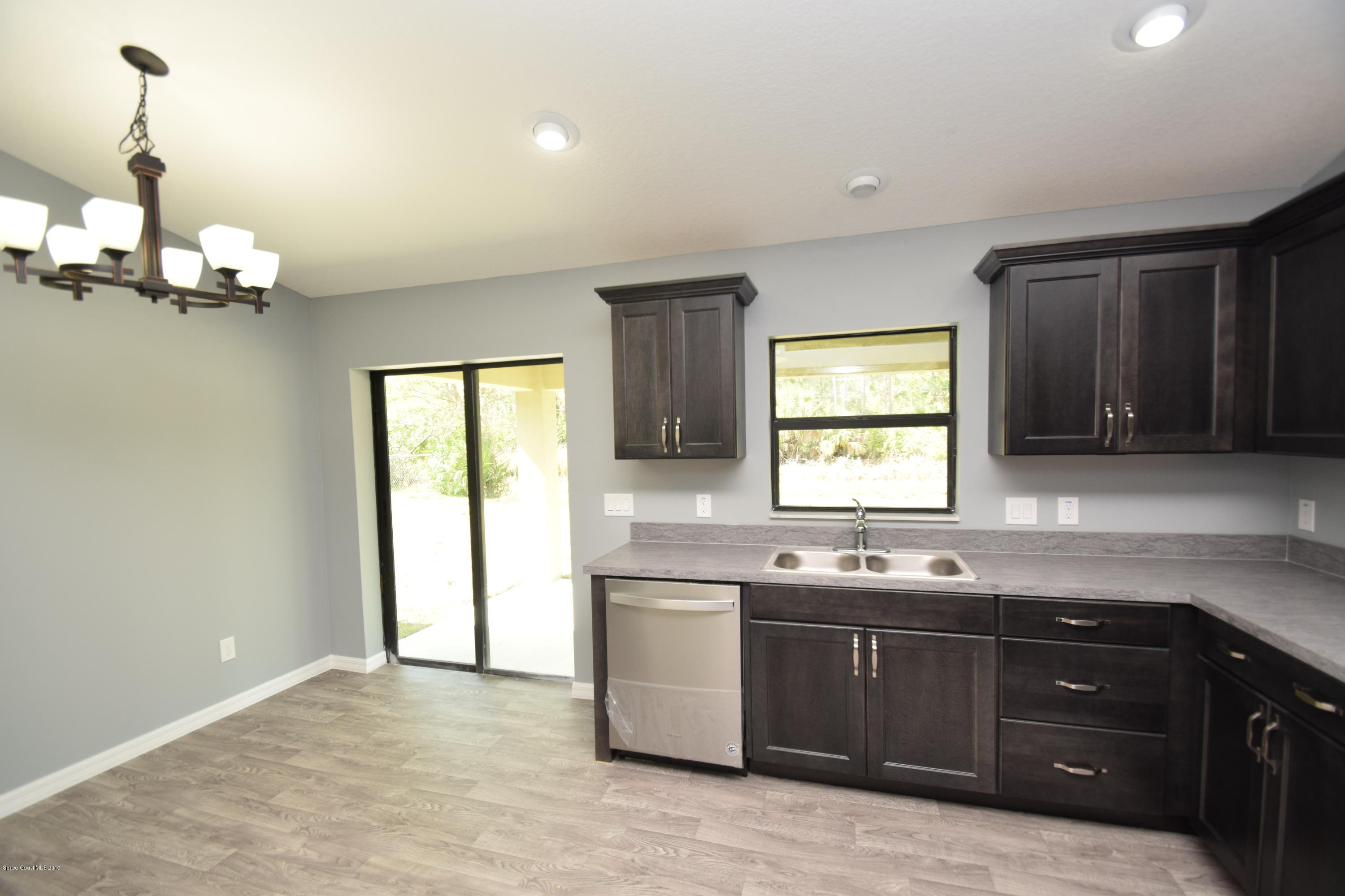 681 SE Tobias Street SE