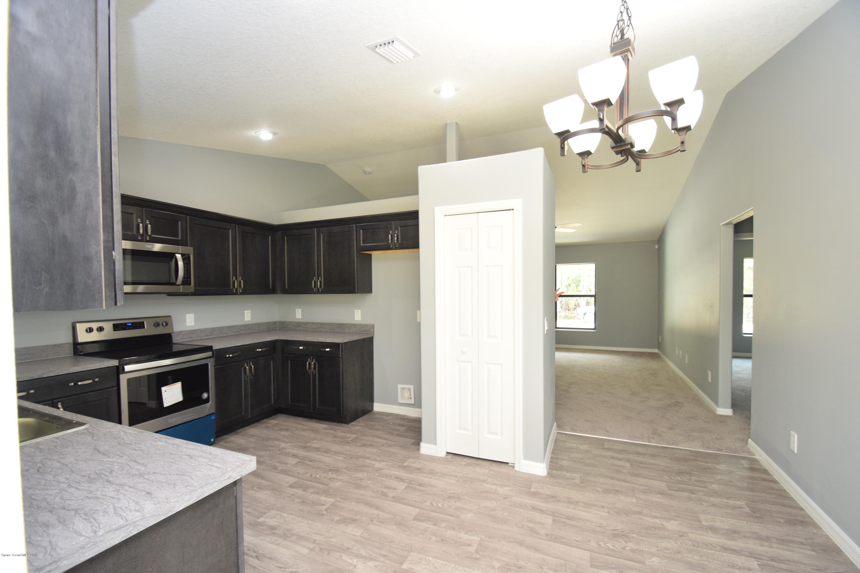 681 SE Tobias Street SE