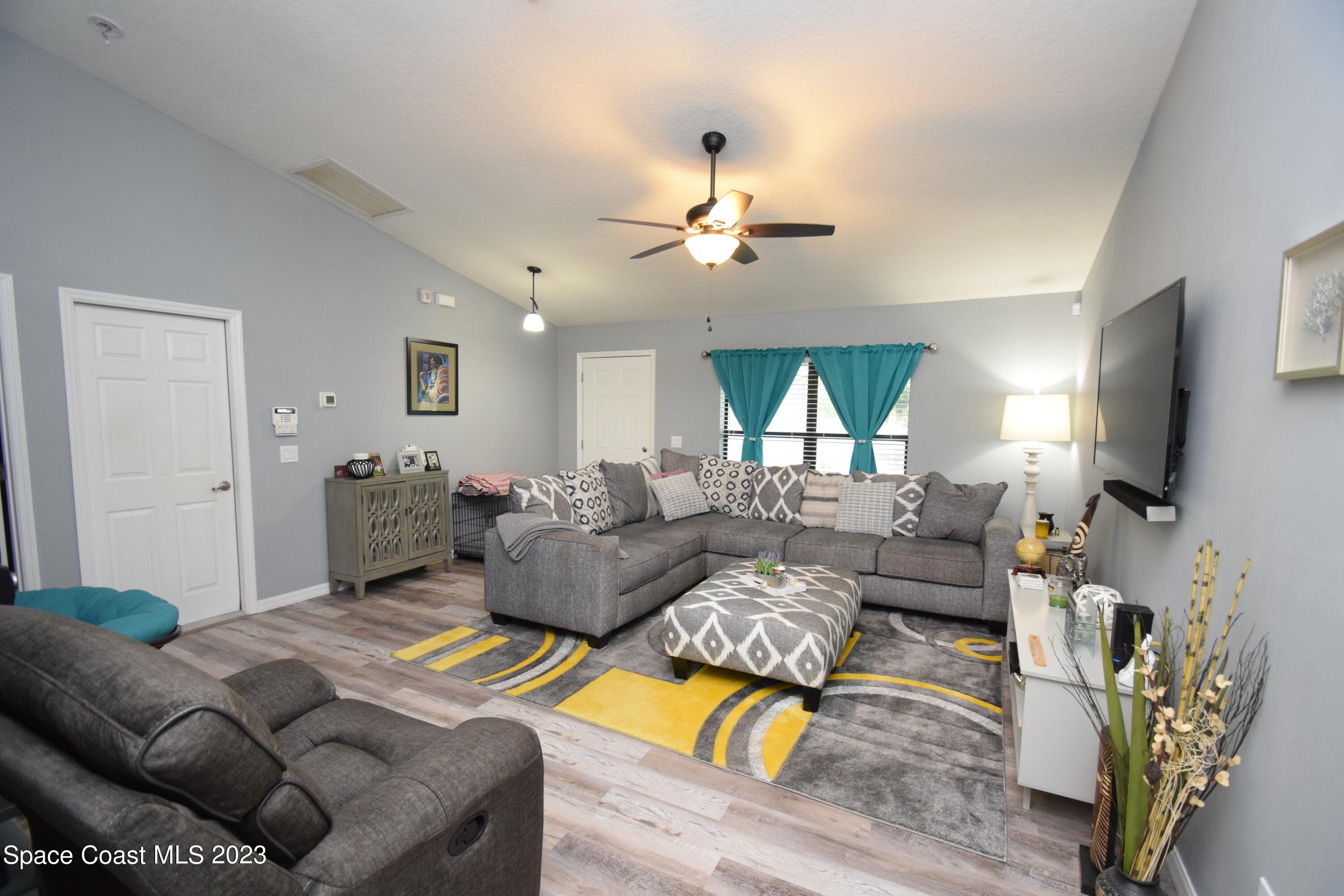 681 SE Tobias Street SE