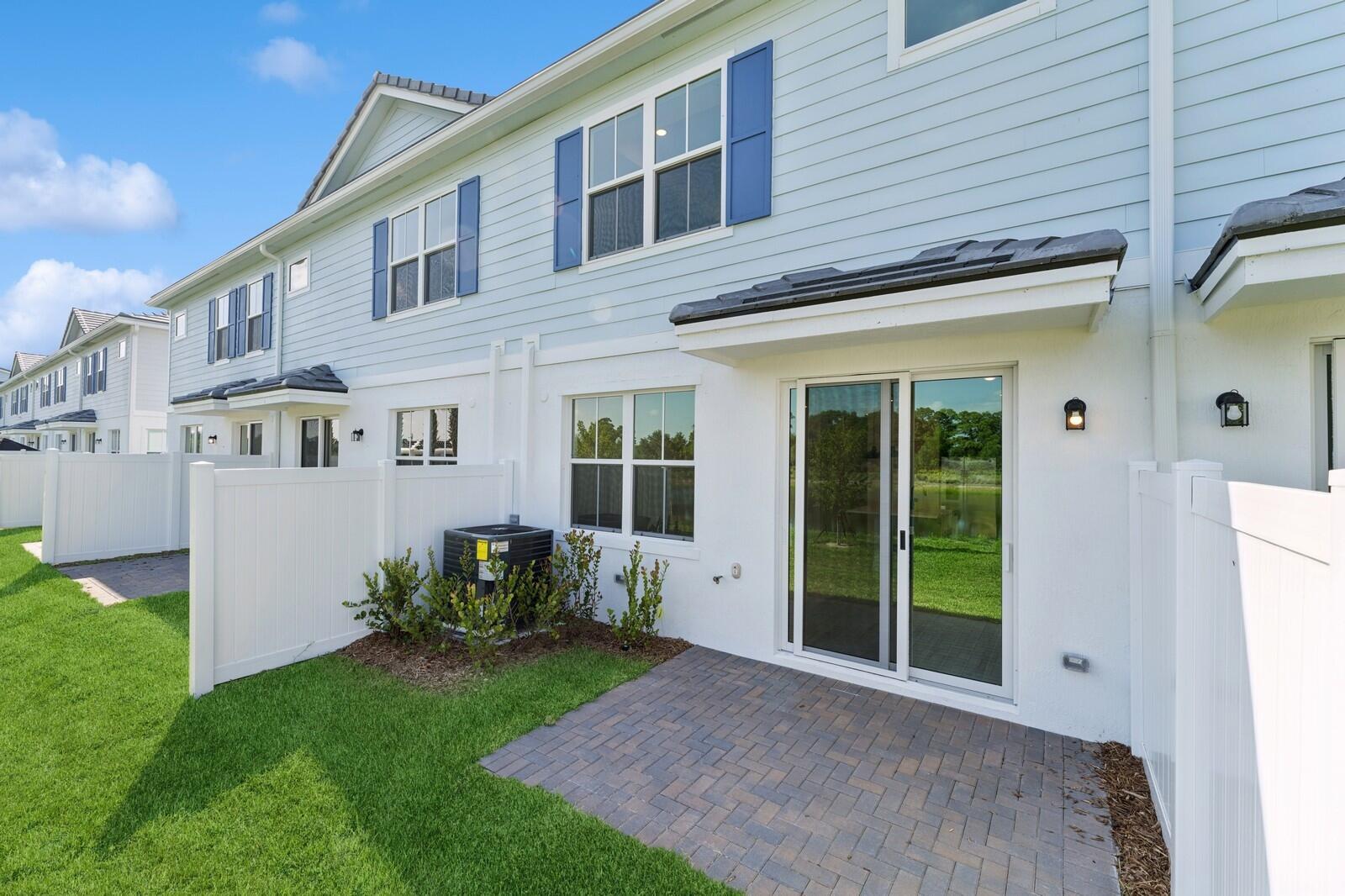 121 SE Birch Terrace 1157